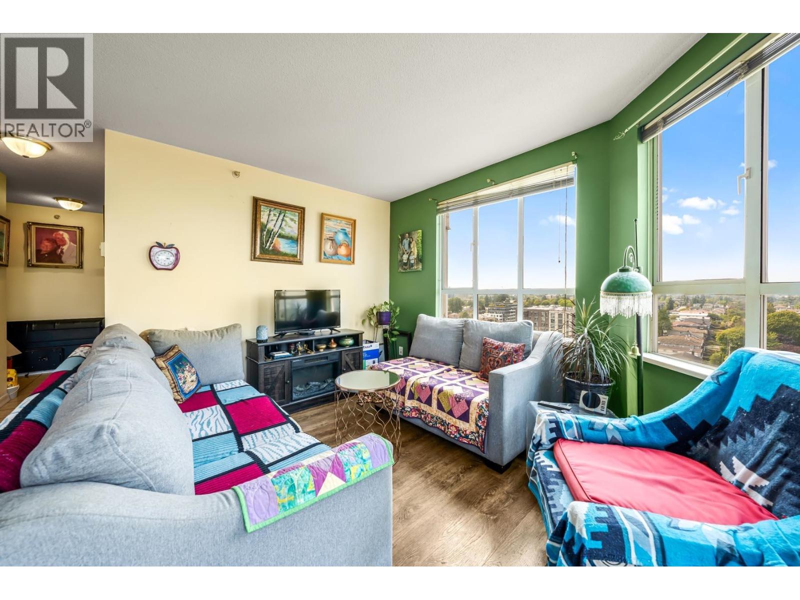 1405 3489 Ascot Place Property Photo 5