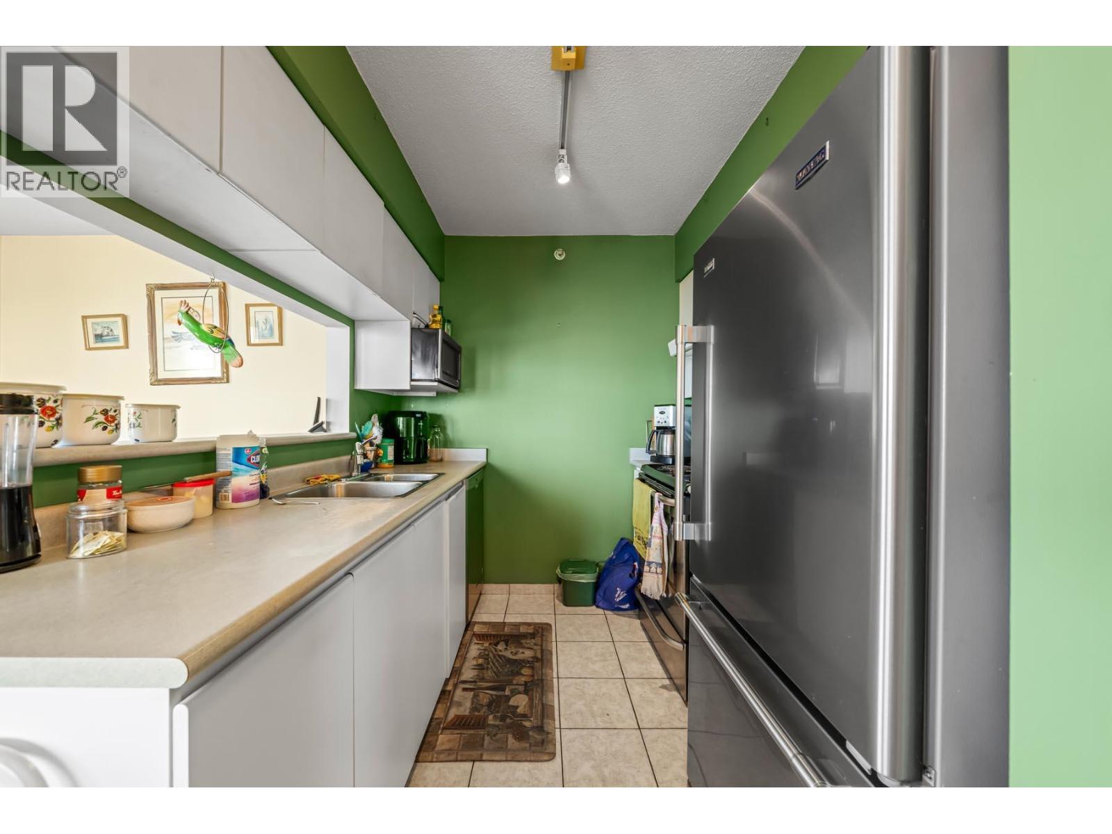 1405 3489 Ascot Place Property Photo 9