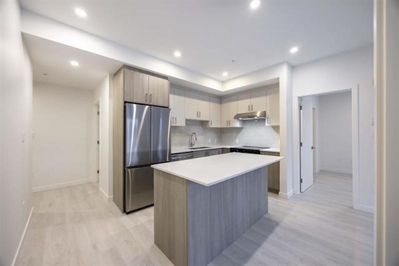 302 13838 108 Avenue Property Photo 2