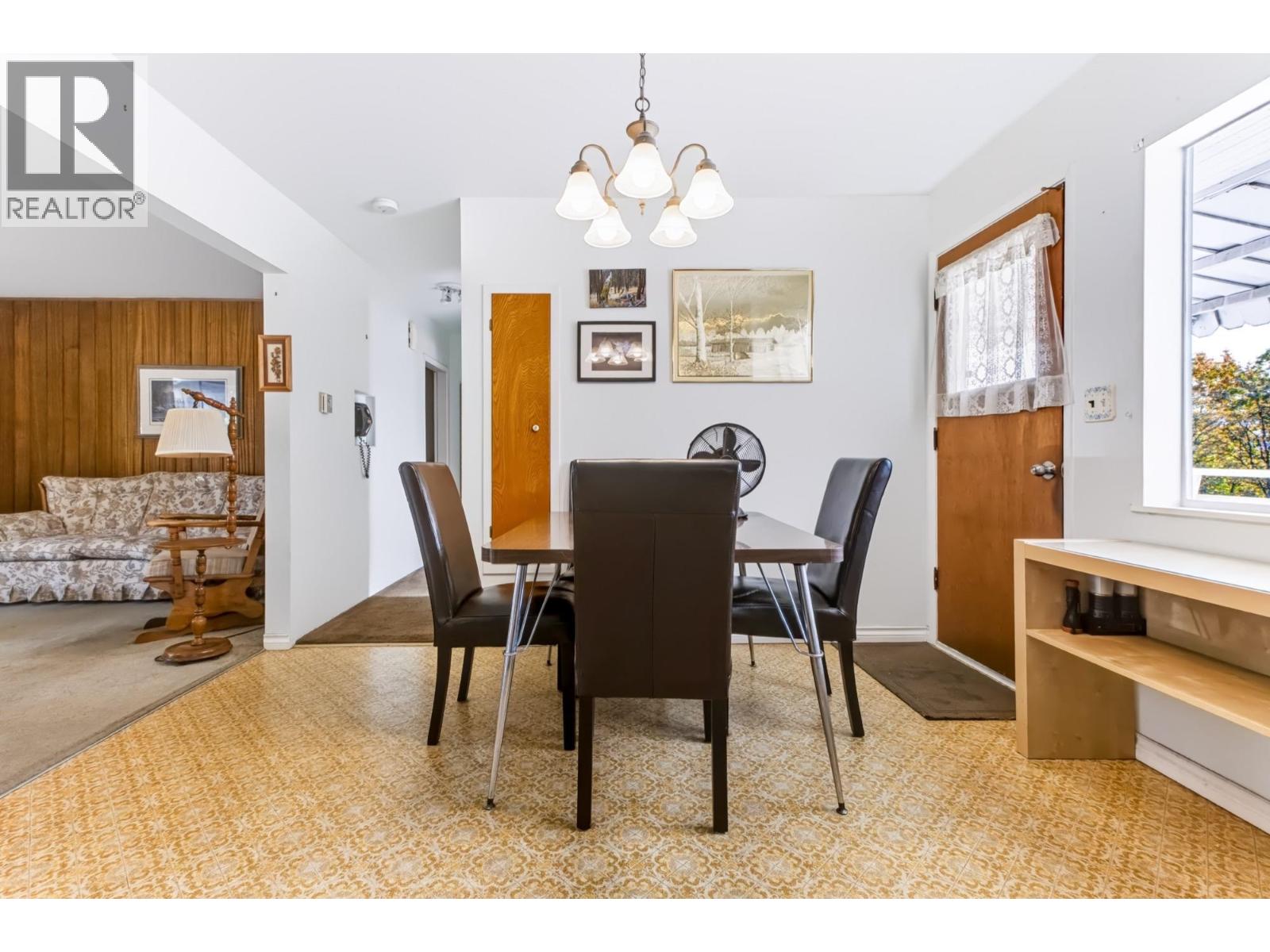 205 Nelson Street Property Photo 14