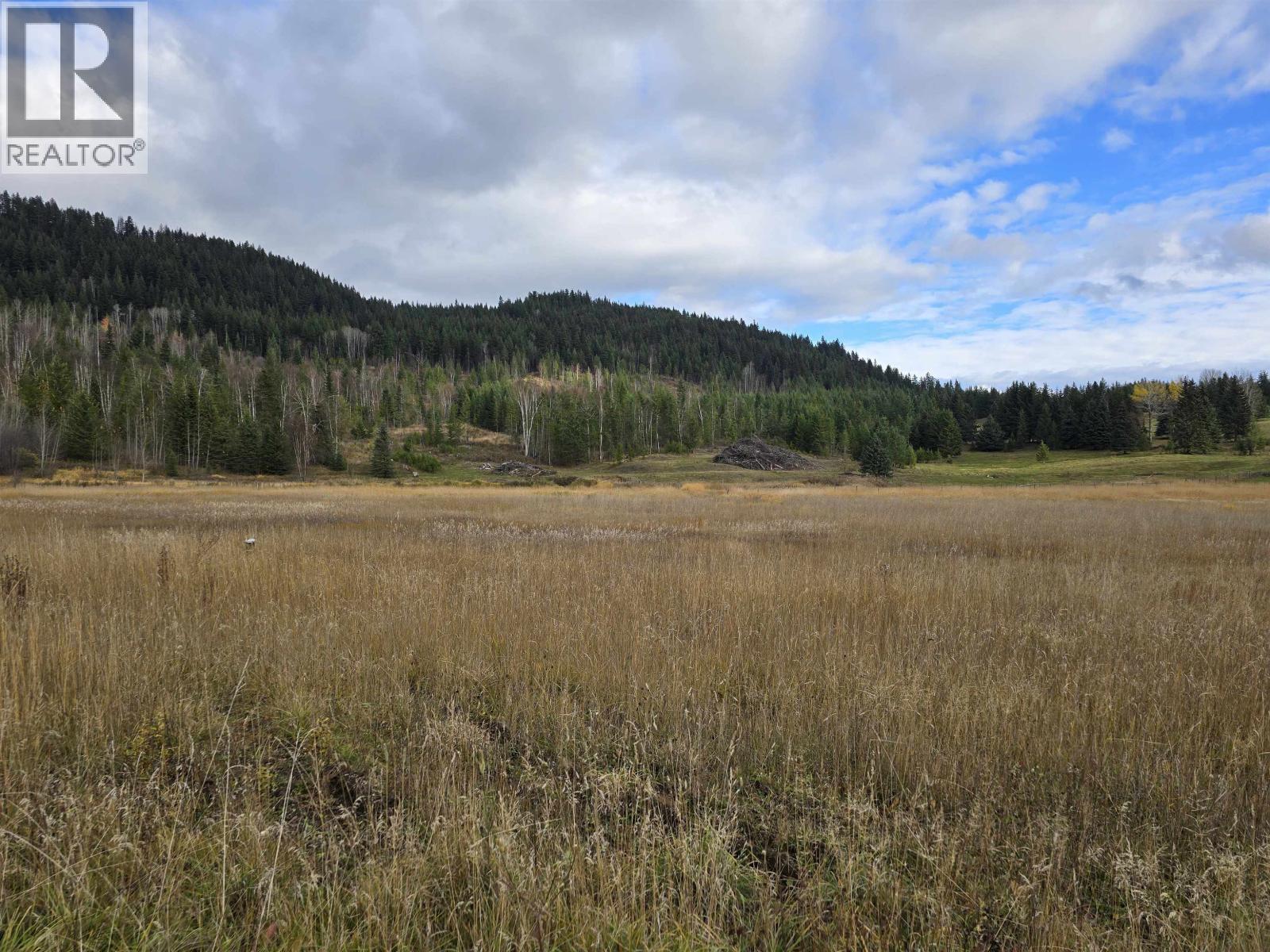 3961 Canimview Drive Property Photo 4