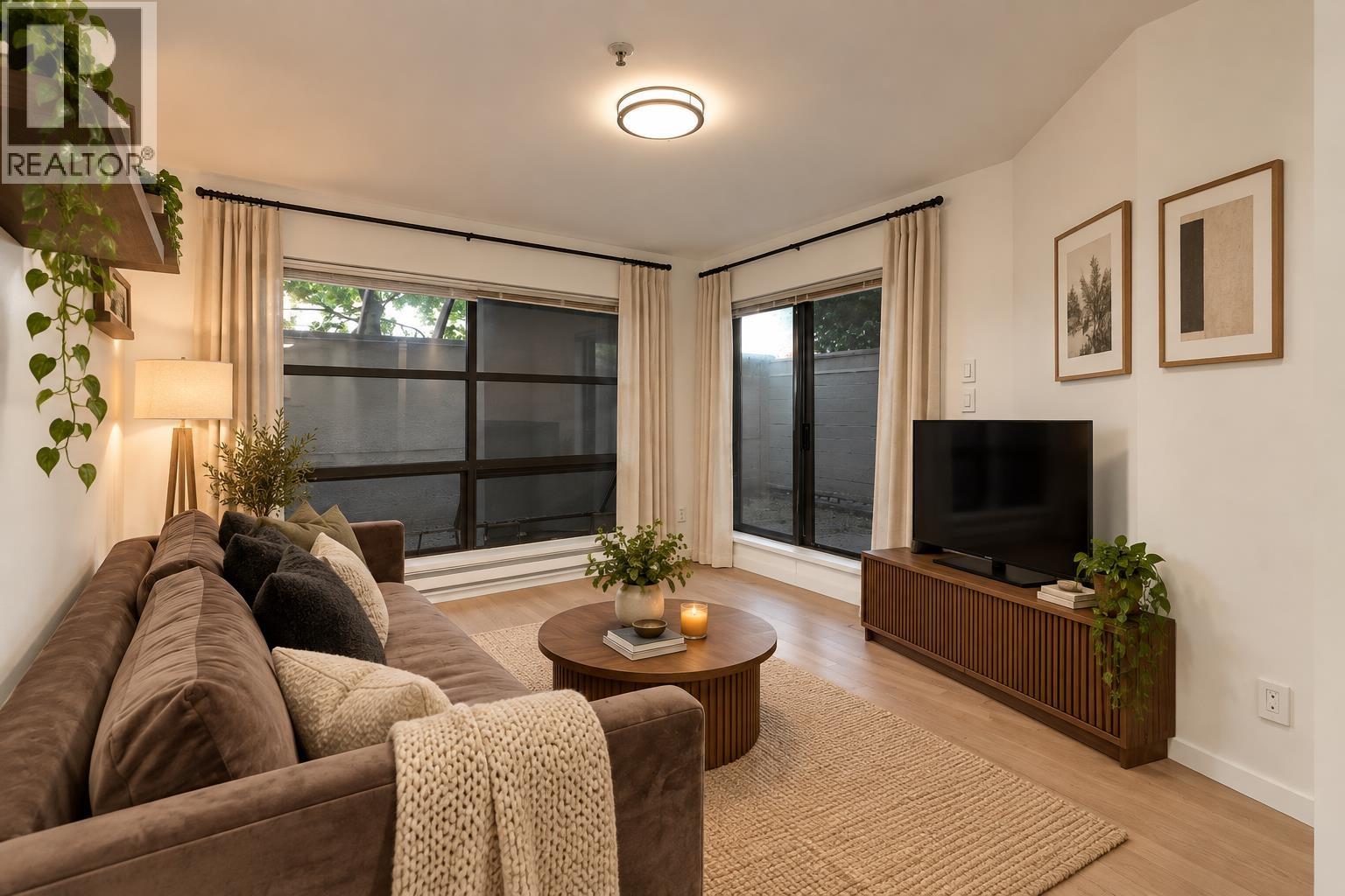 208 1106 Pacific Street Property Photo 4