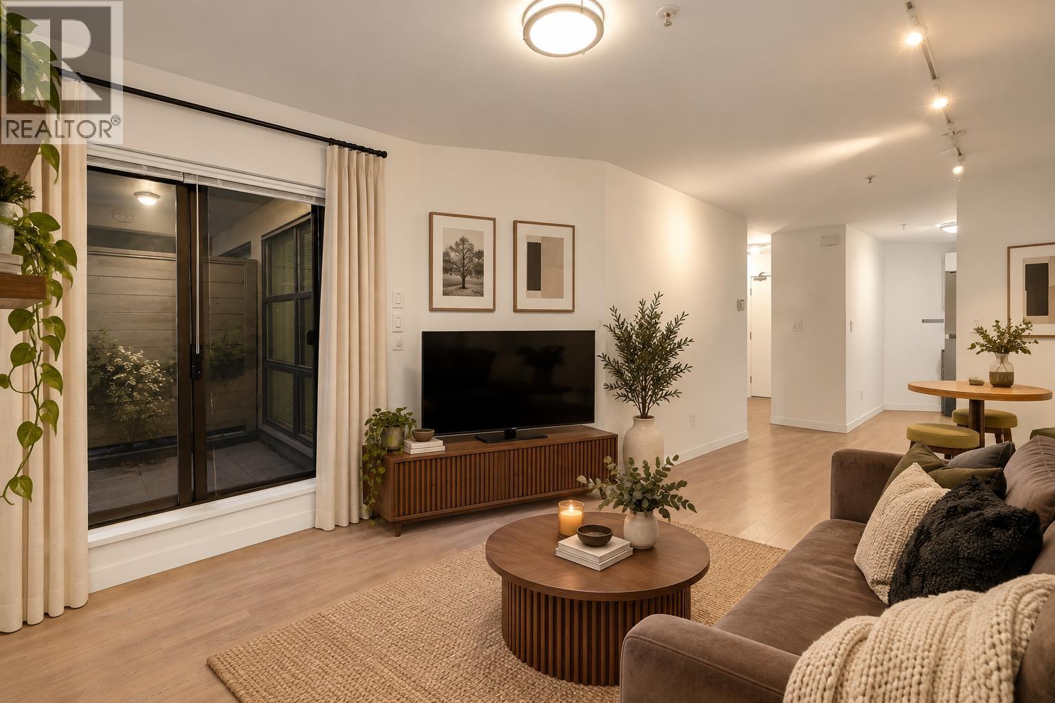 208 1106 Pacific Street Property Photo 5