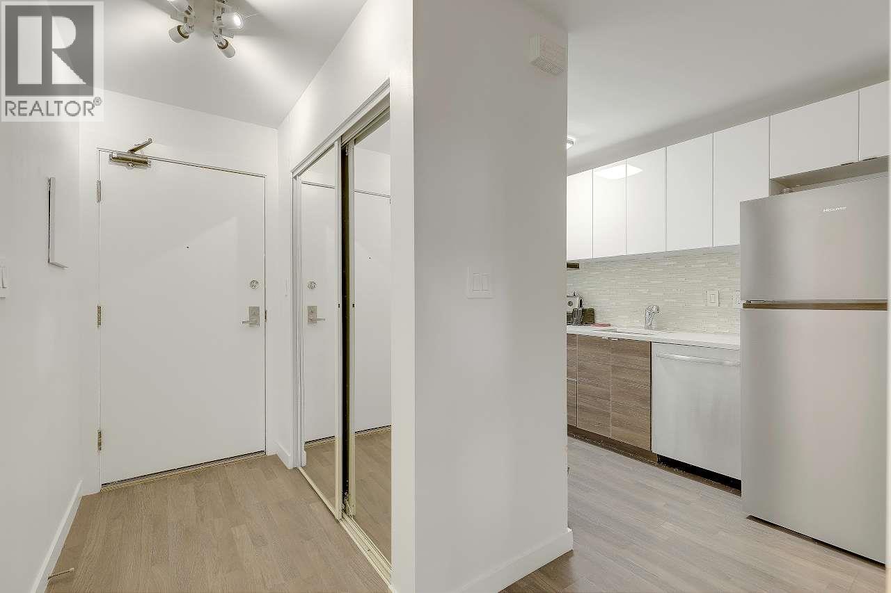 208 1106 Pacific Street Property Photo 9