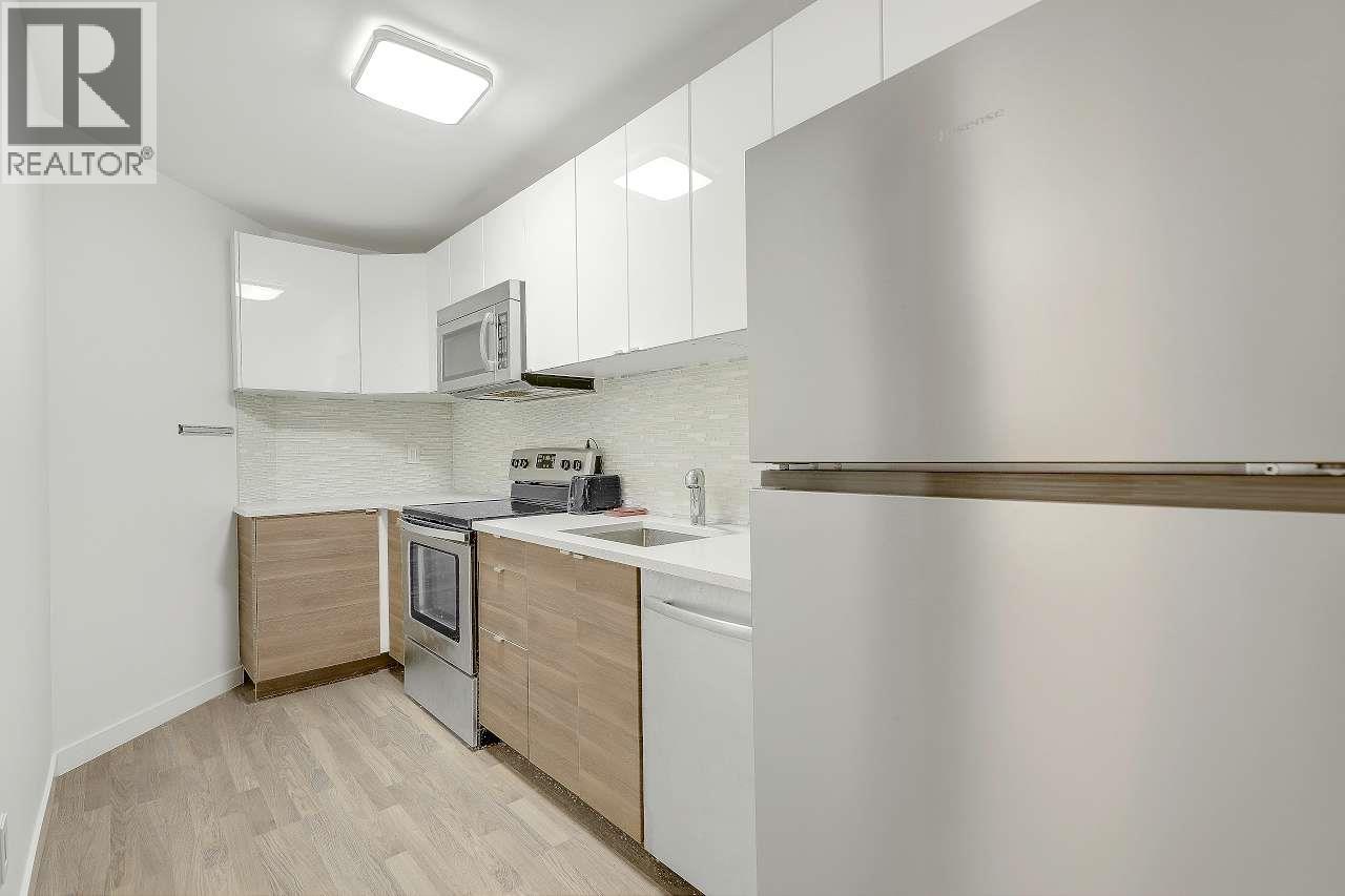 208 1106 Pacific Street Property Photo 12