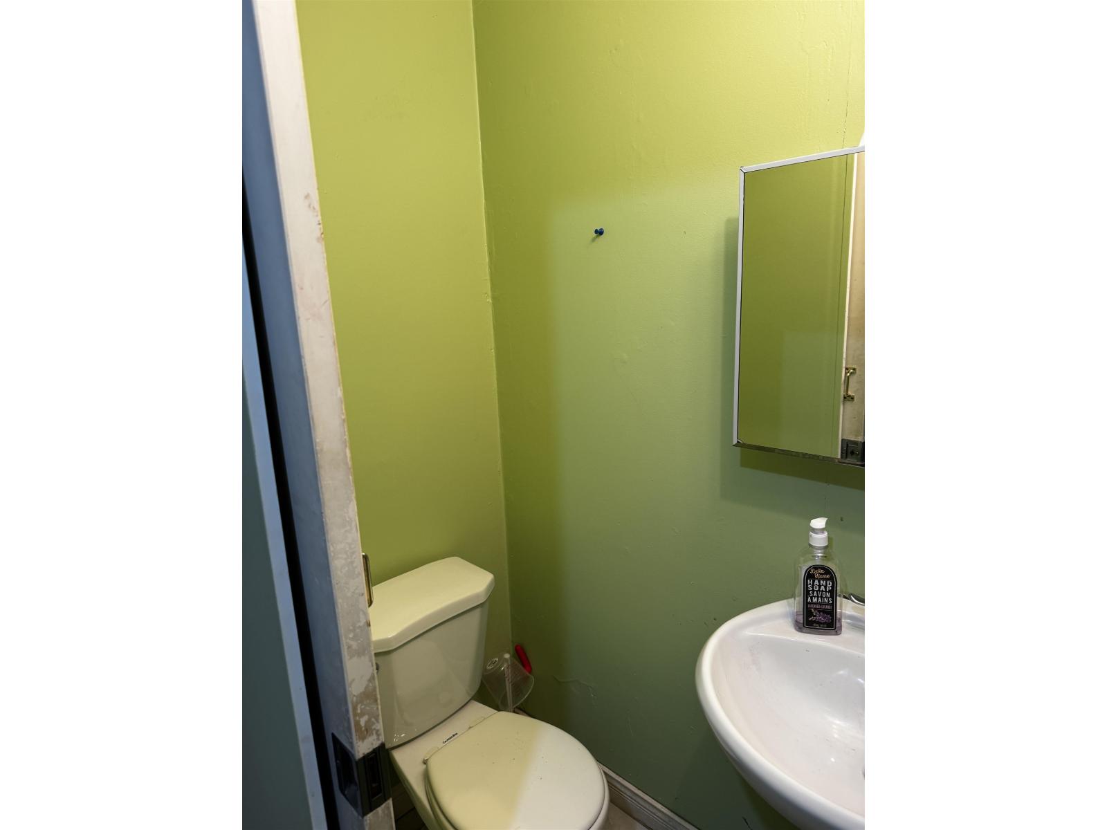 12420 96 Avenue Property Photo 7