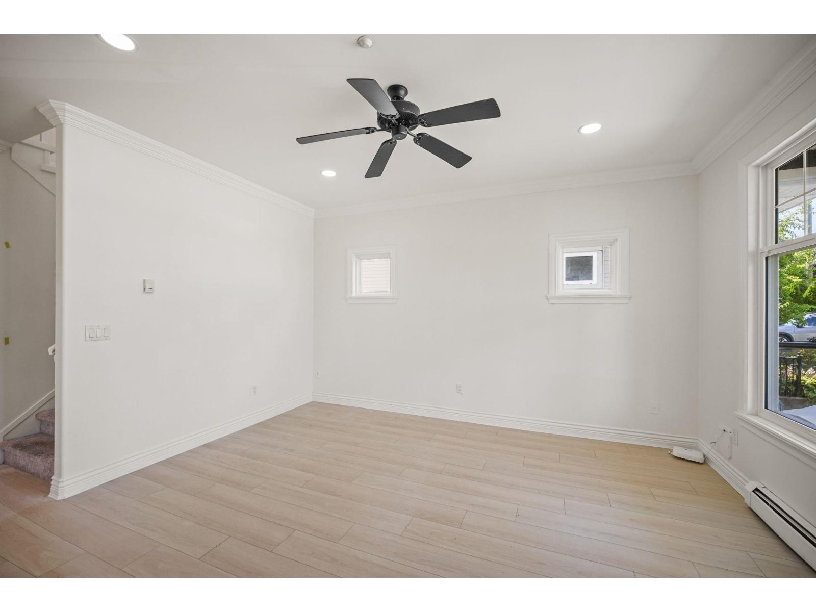 15554 Russell Avenue Property Photo 6