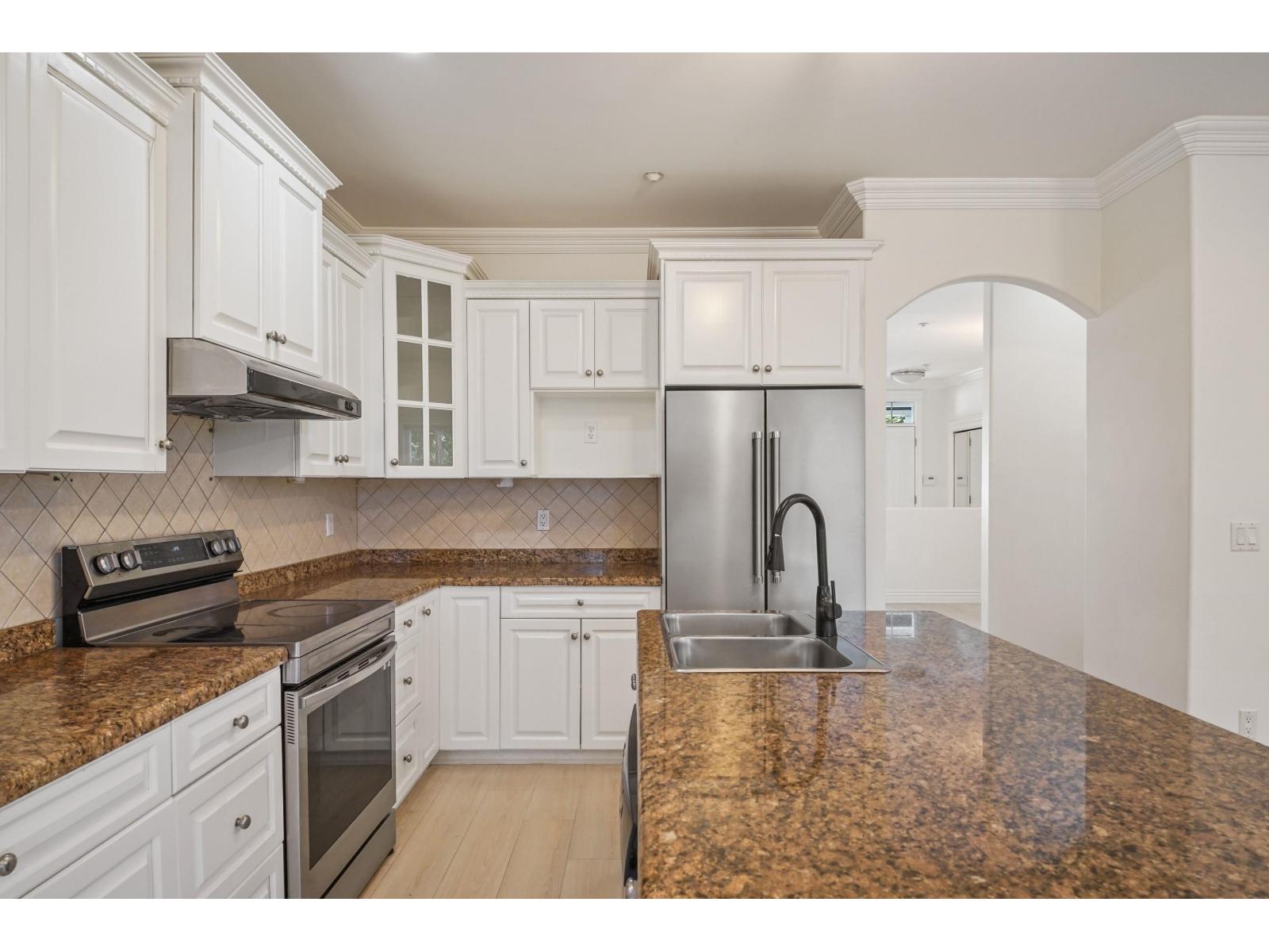 15554 Russell Avenue Property Photo 10
