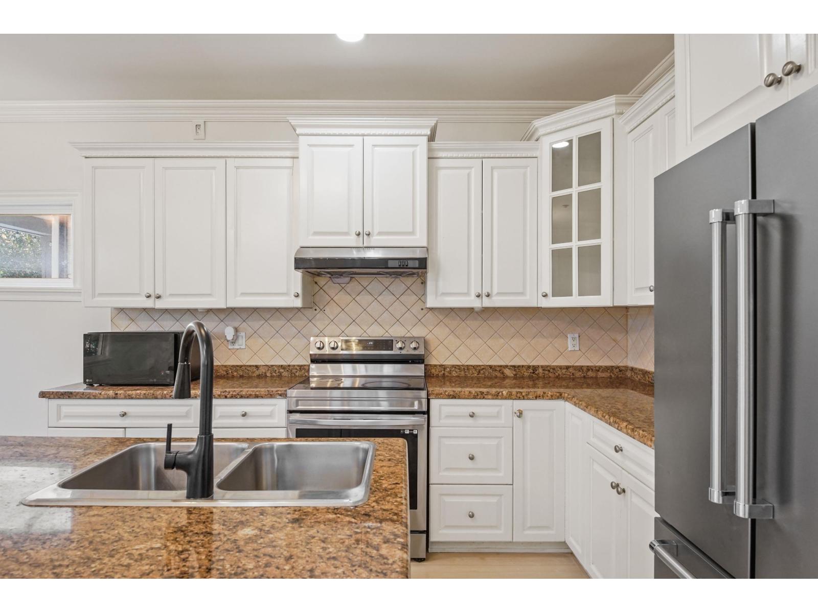 15554 Russell Avenue Property Photo 11