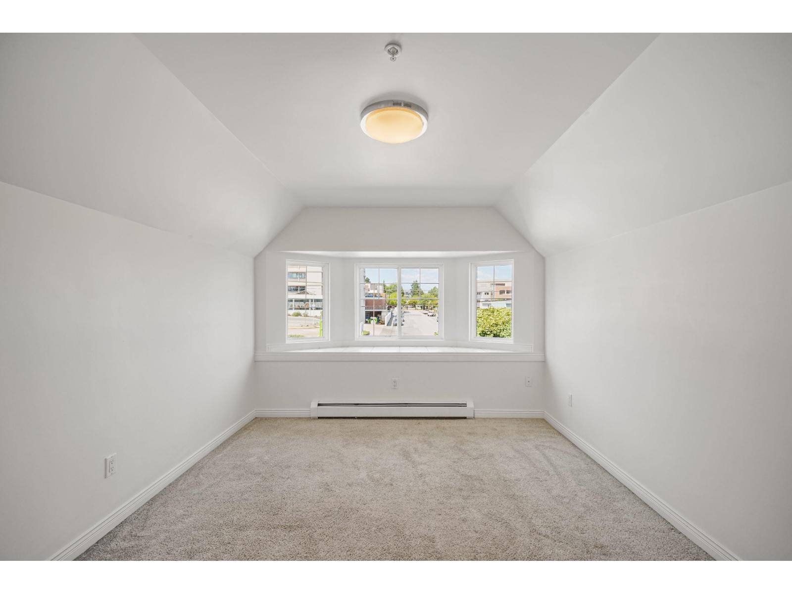 15554 Russell Avenue Property Photo 18