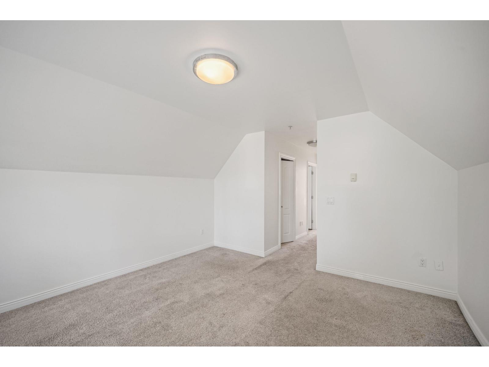 15554 Russell Avenue Property Photo 20