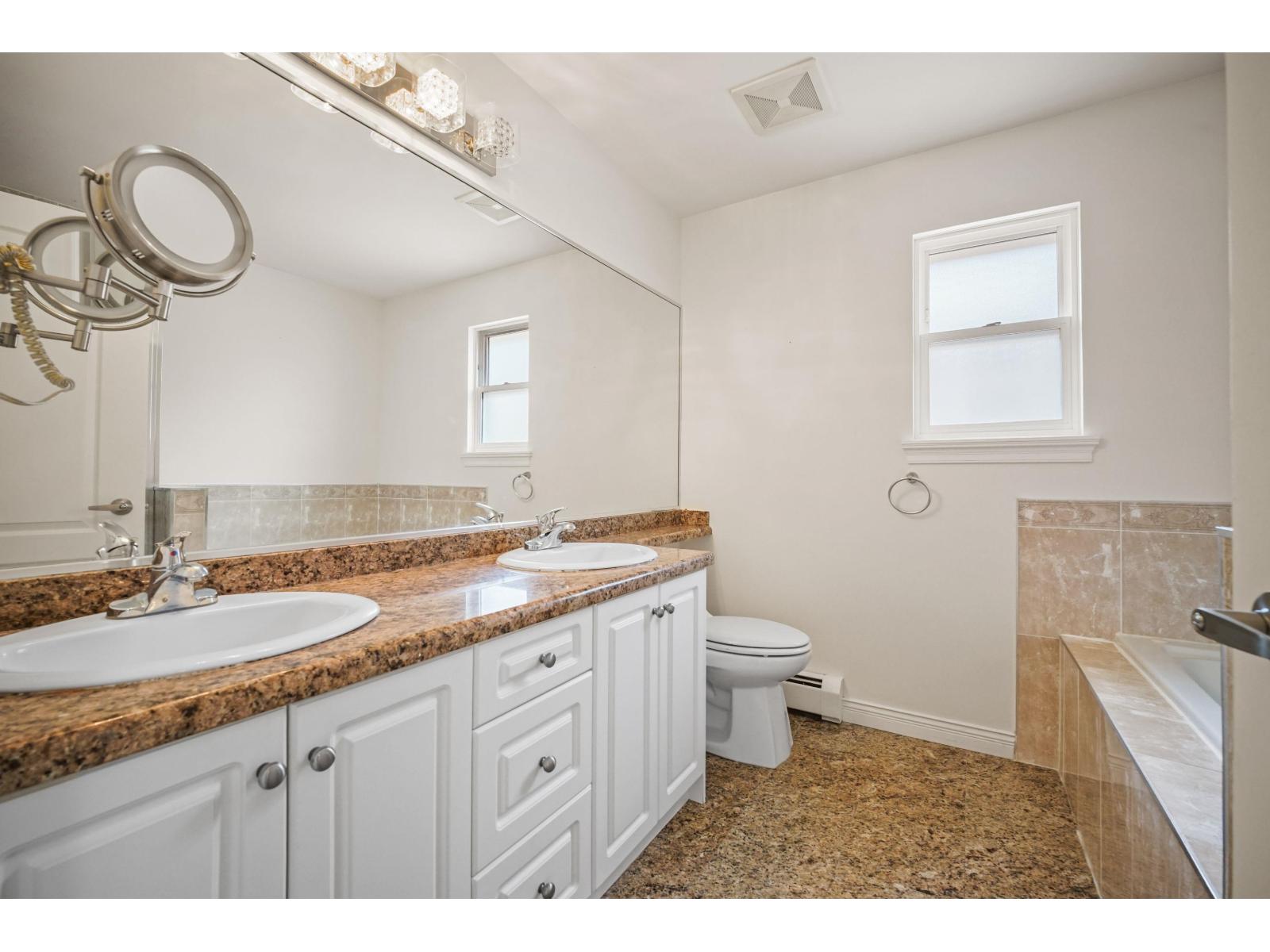 15554 Russell Avenue Property Photo 21