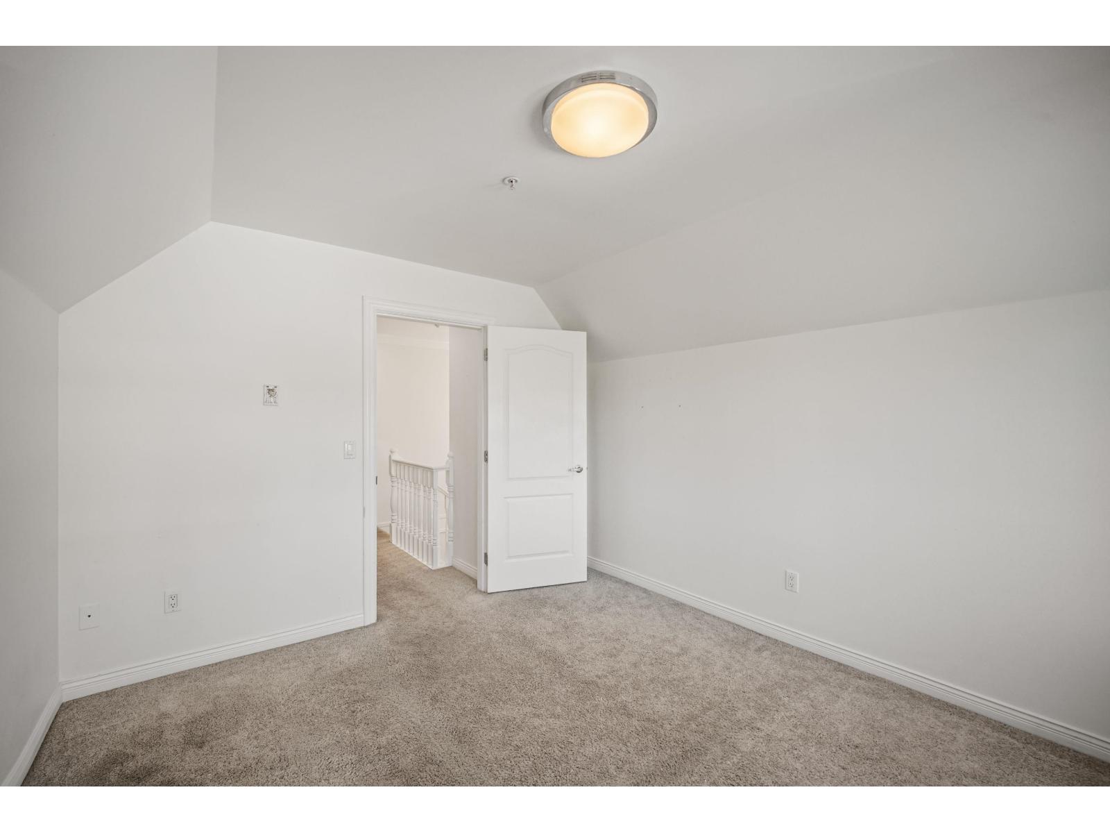 15554 Russell Avenue Property Photo 24