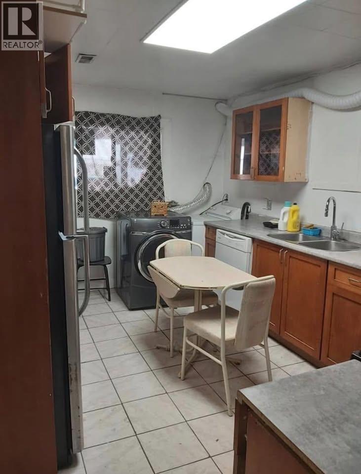 7141 10 Avenue Property Photo 6