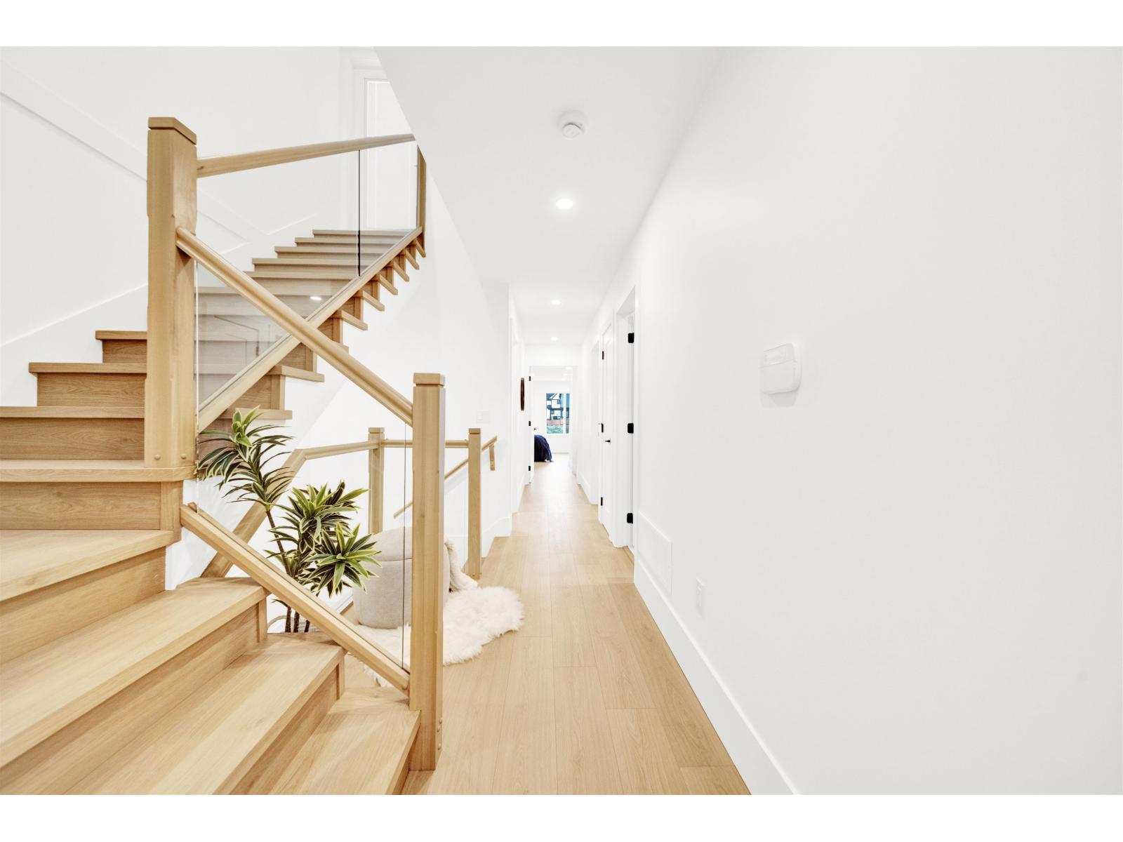 16477 20 Avenue Property Photo 15