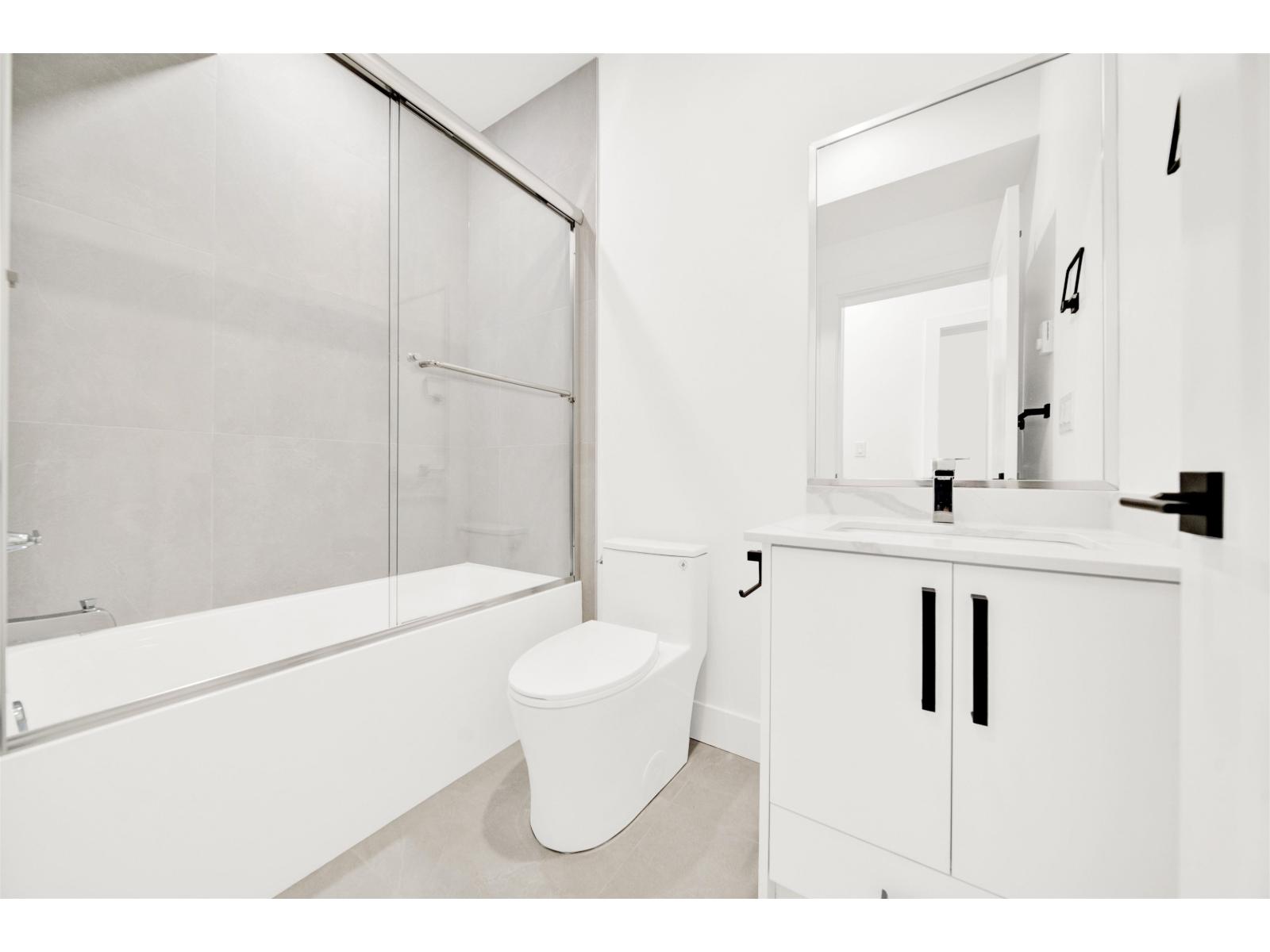 16477 20 Avenue Property Photo 32