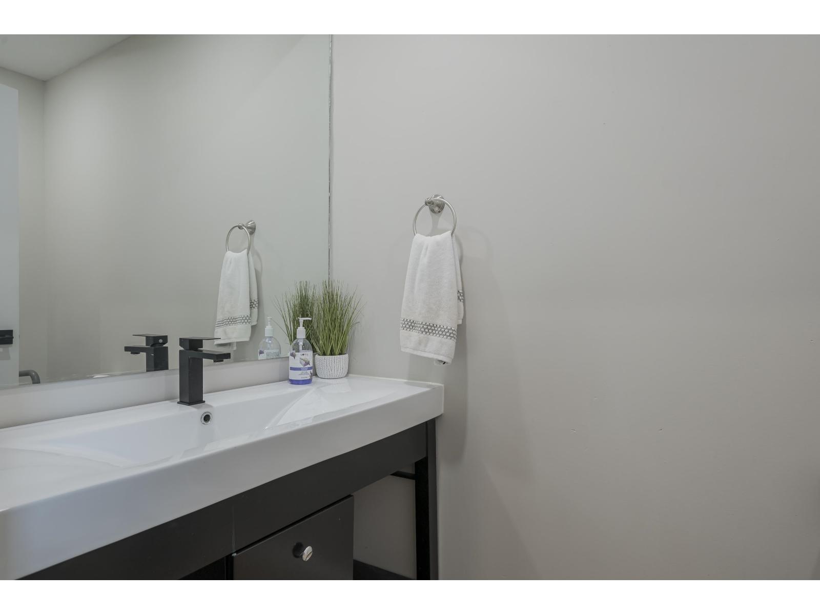 3 4725 221 Street Property Photo 21