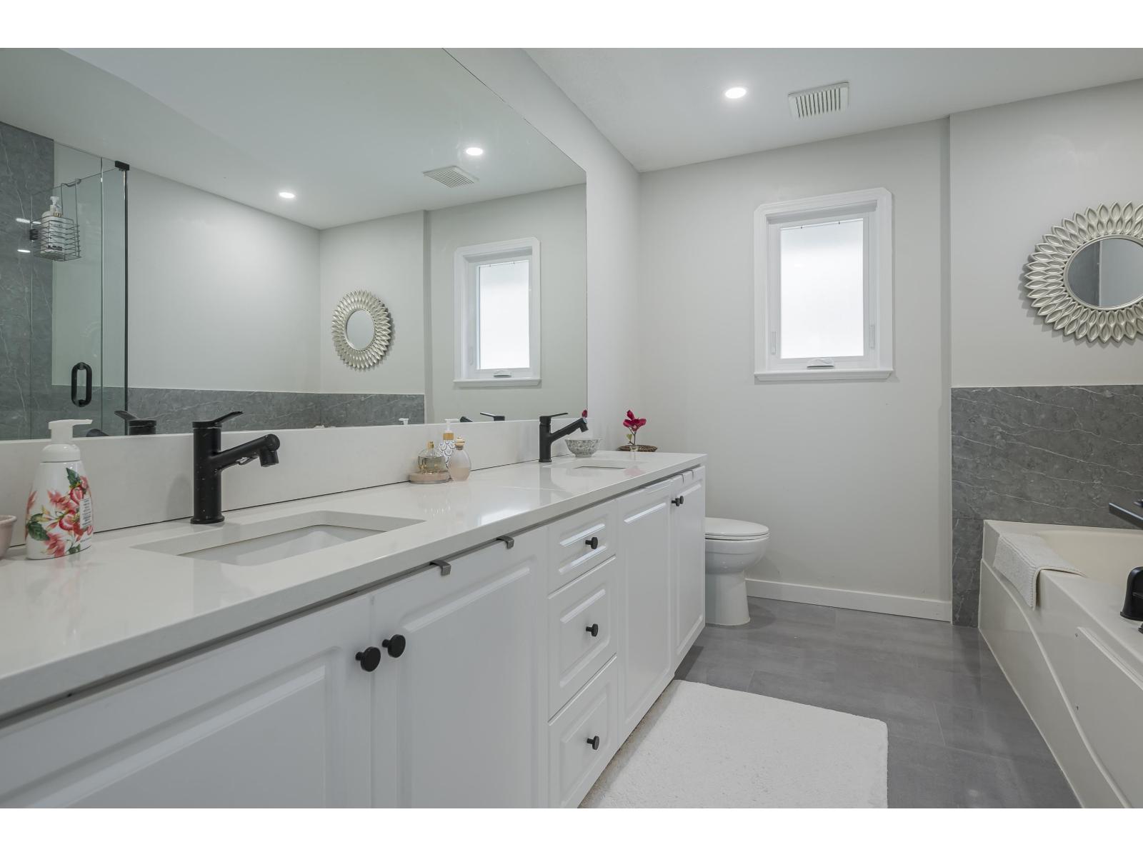 3 4725 221 Street Property Photo 26