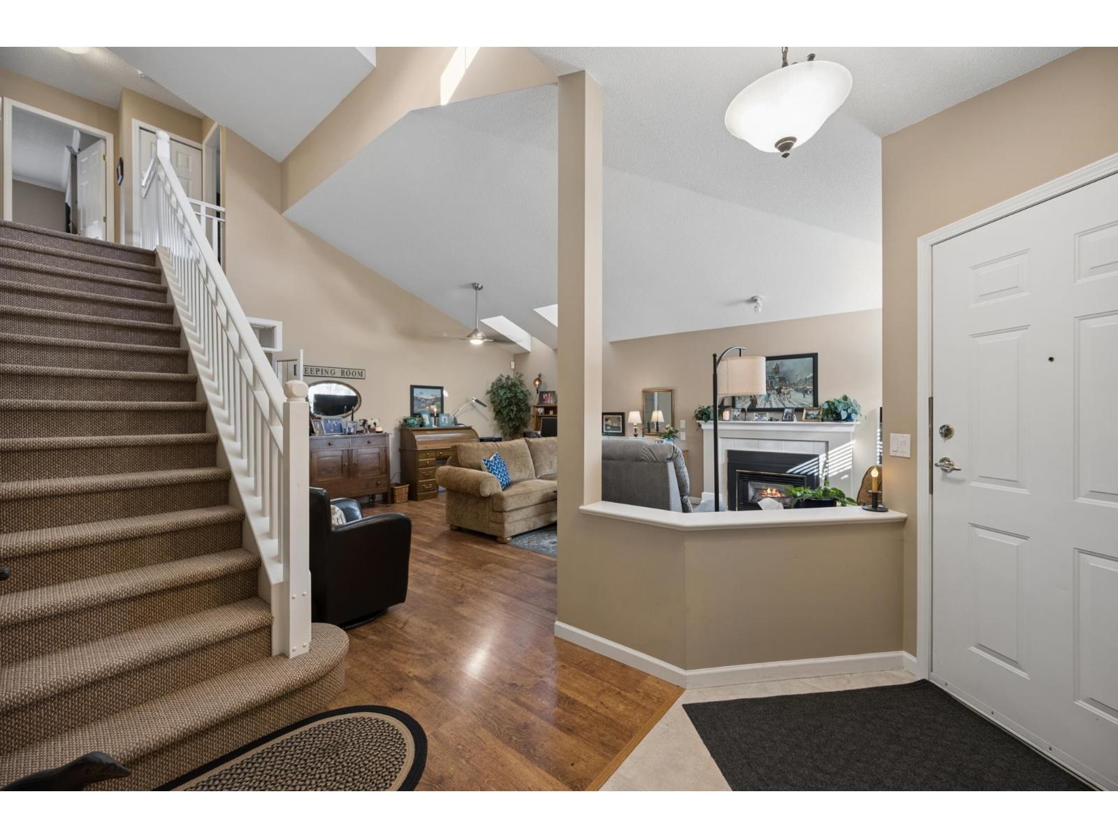 48 17917 68 Avenue Property Photo 4