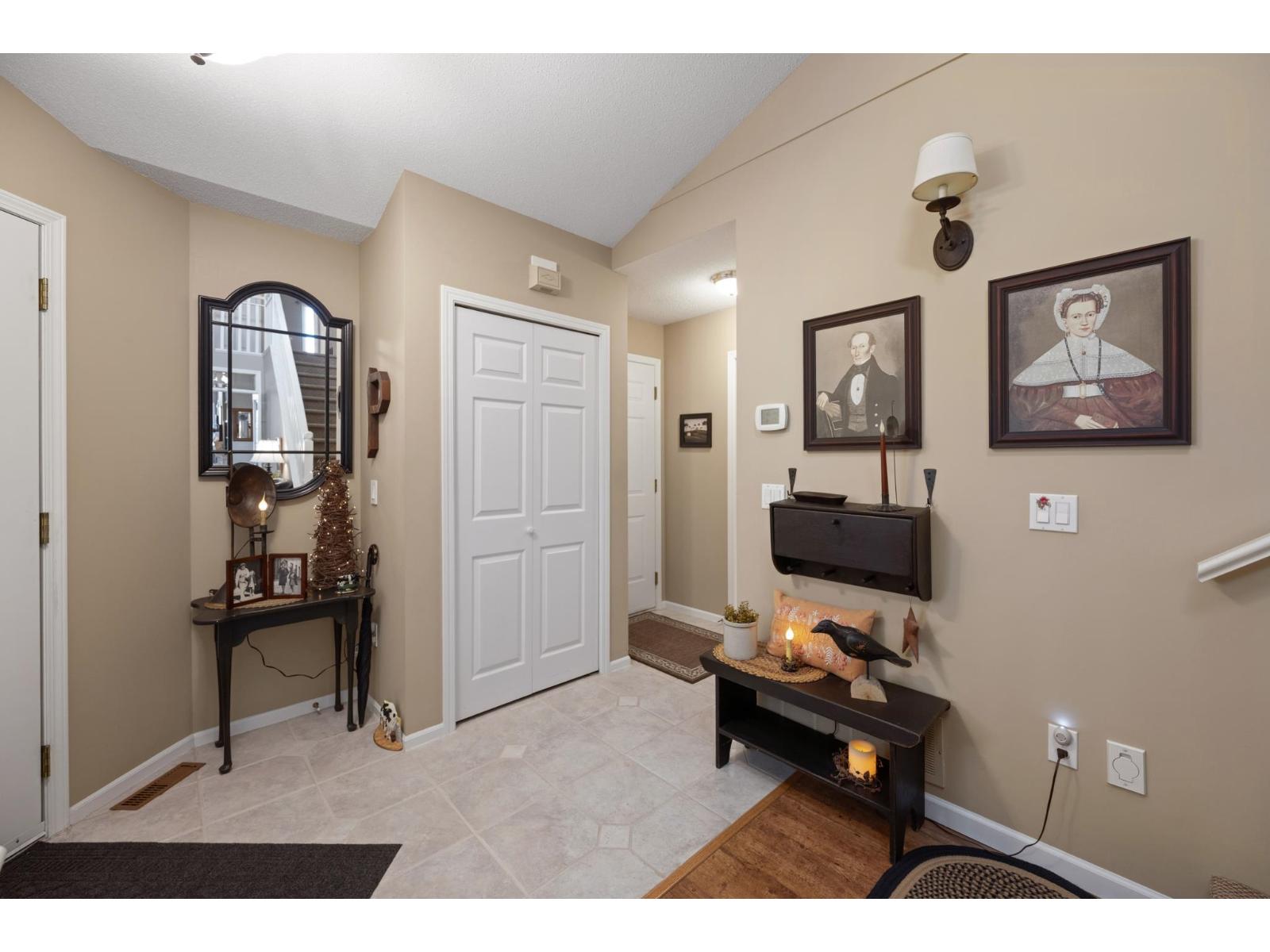 48 17917 68 Avenue Property Photo 5