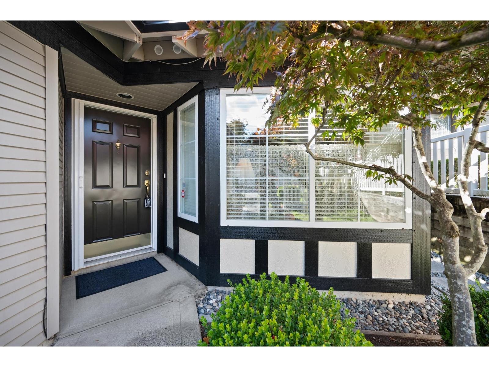 48 17917 68 Avenue Property Photo 40