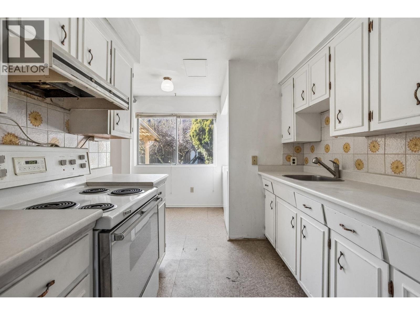 3740 Blundell Road Property Photo 17