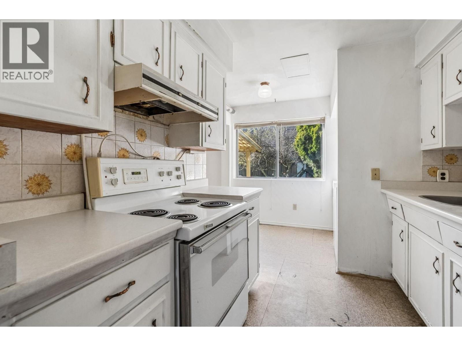 3740 Blundell Road Property Photo 18