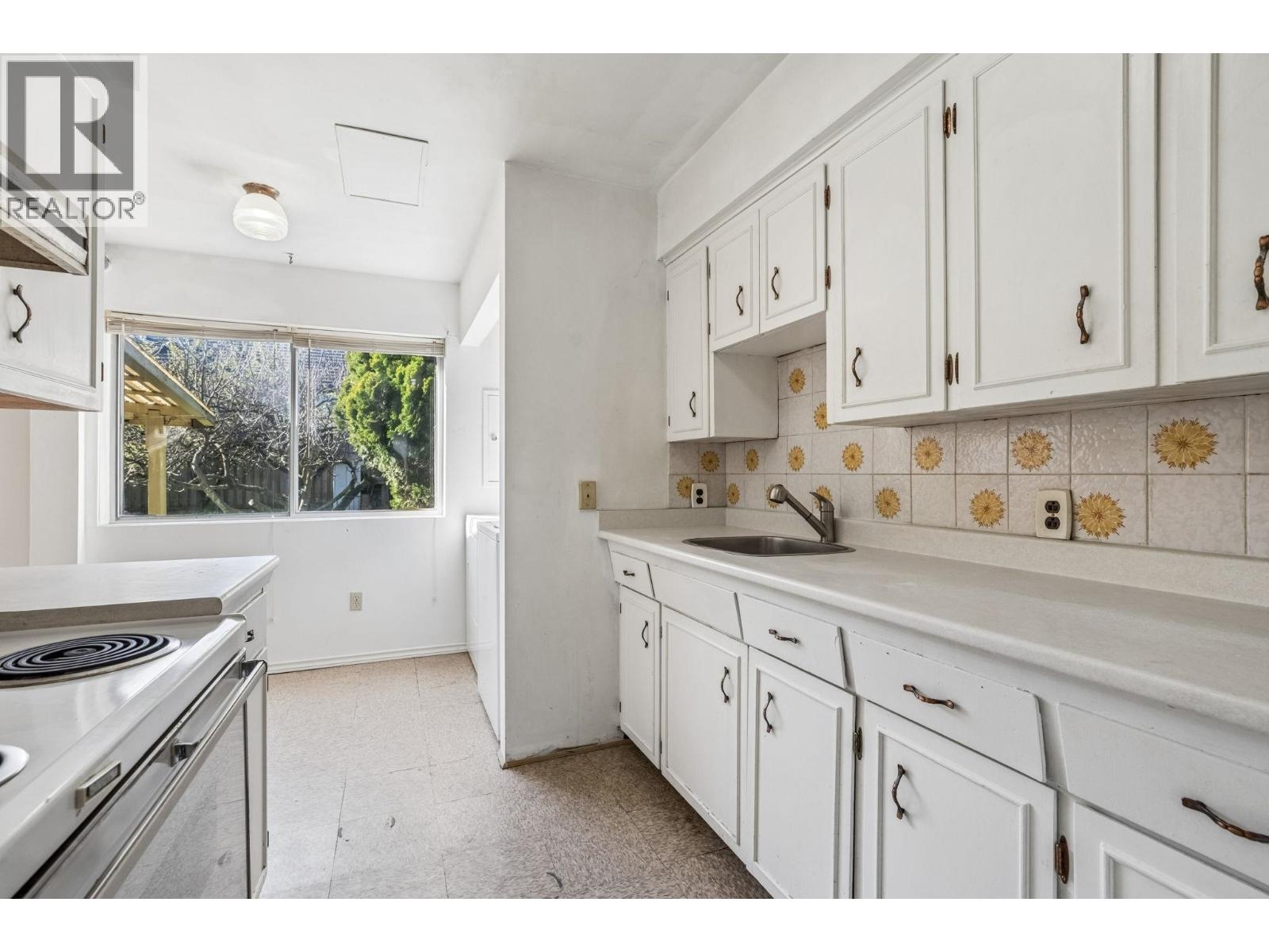 3740 Blundell Road Property Photo 19