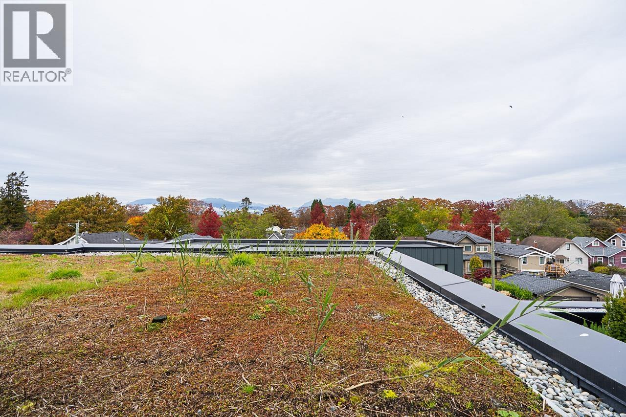101 157 W King Edward Avenue Property Photo 30