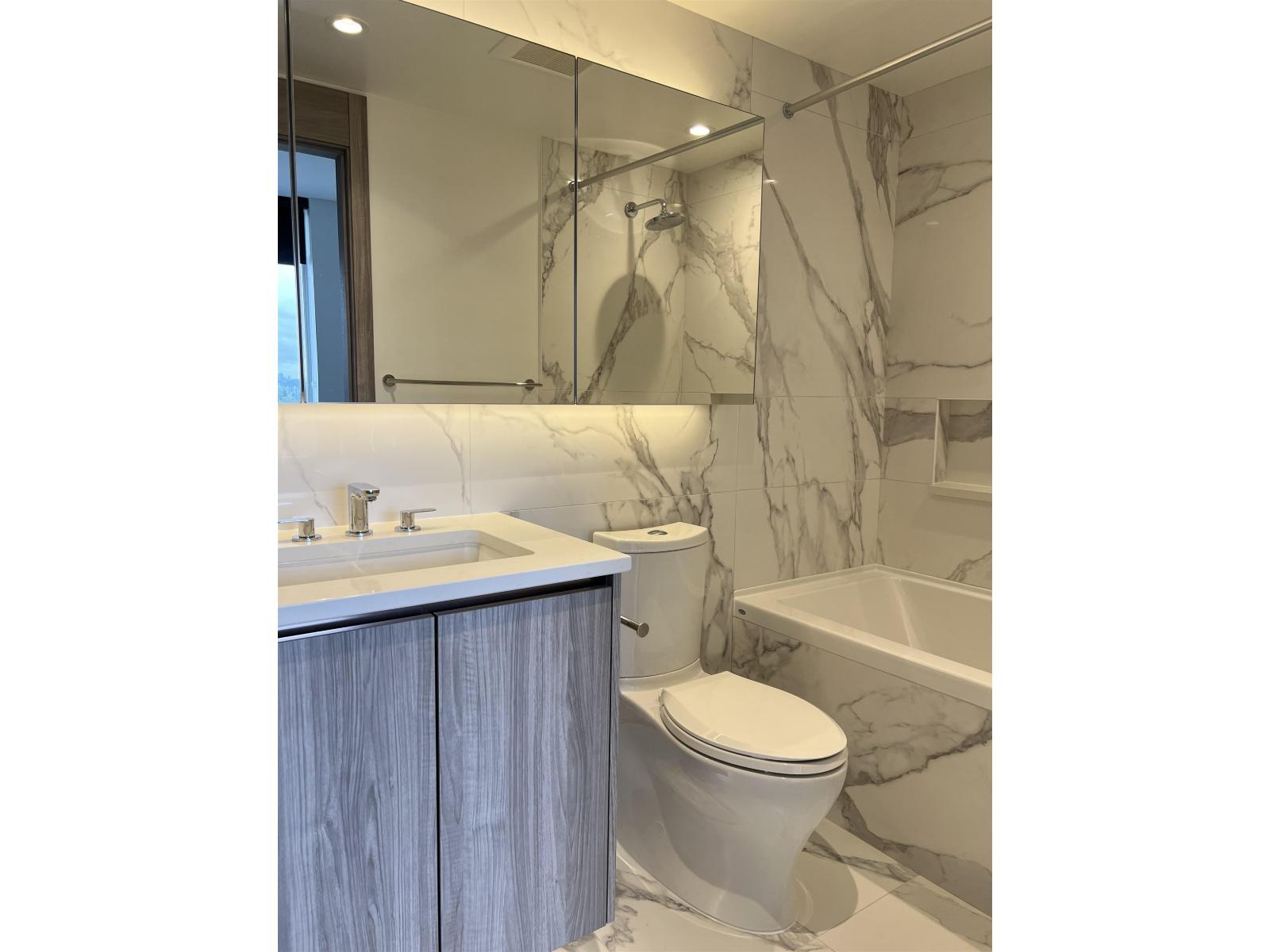3104 9887 Whalley Boulevard Property Photo 20