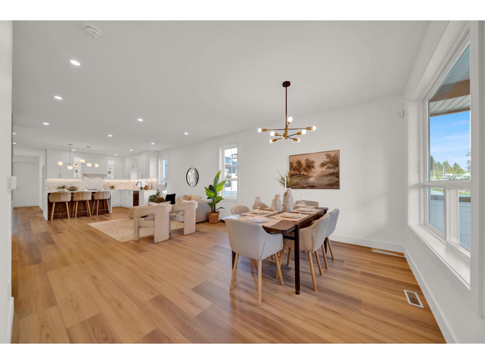 16487 20 Avenue Property Photo 5
