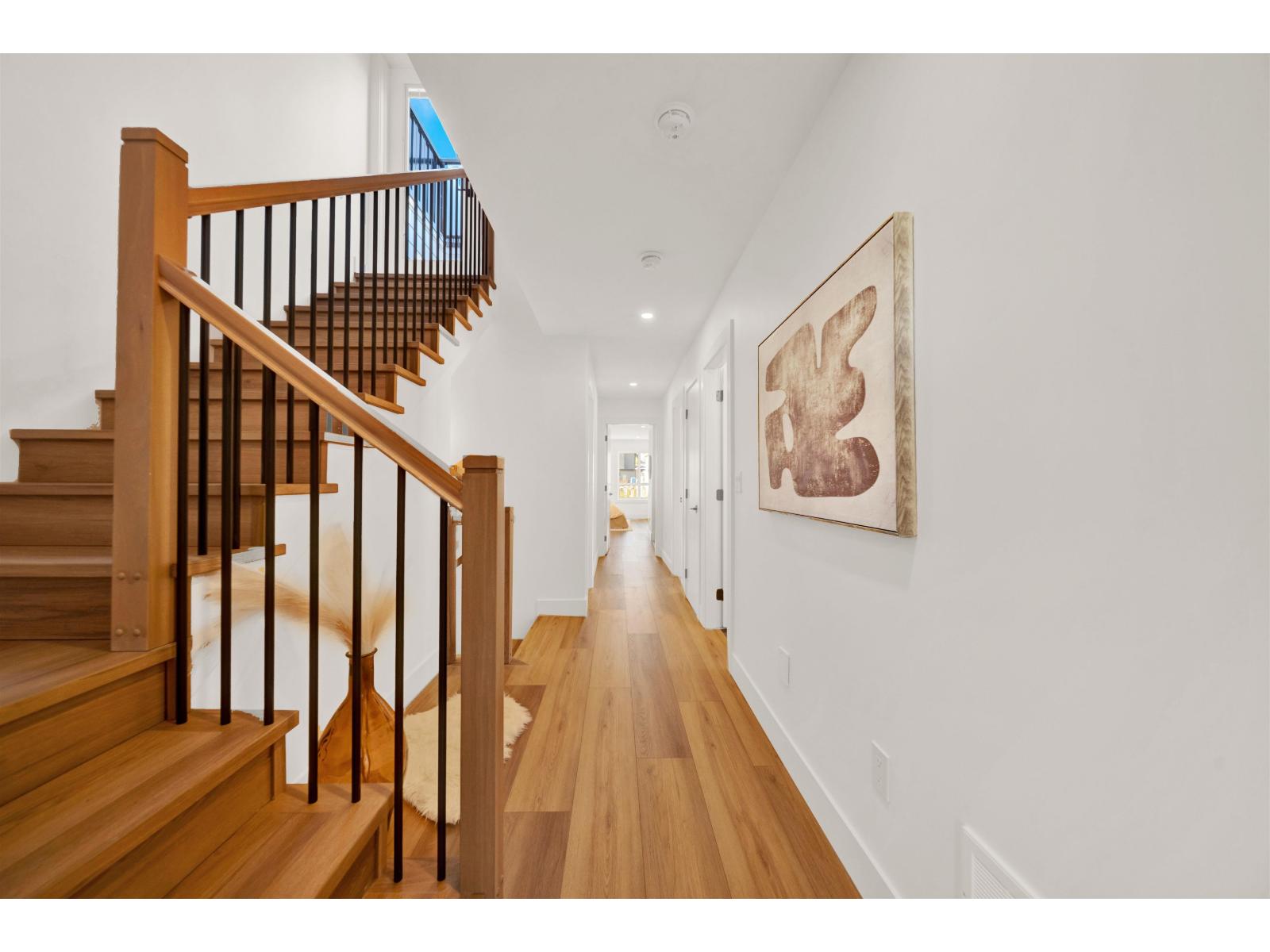 16487 20 Avenue Property Photo 17