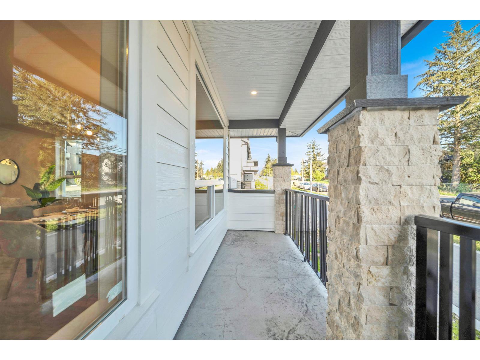 16487 20 Avenue Property Photo 26