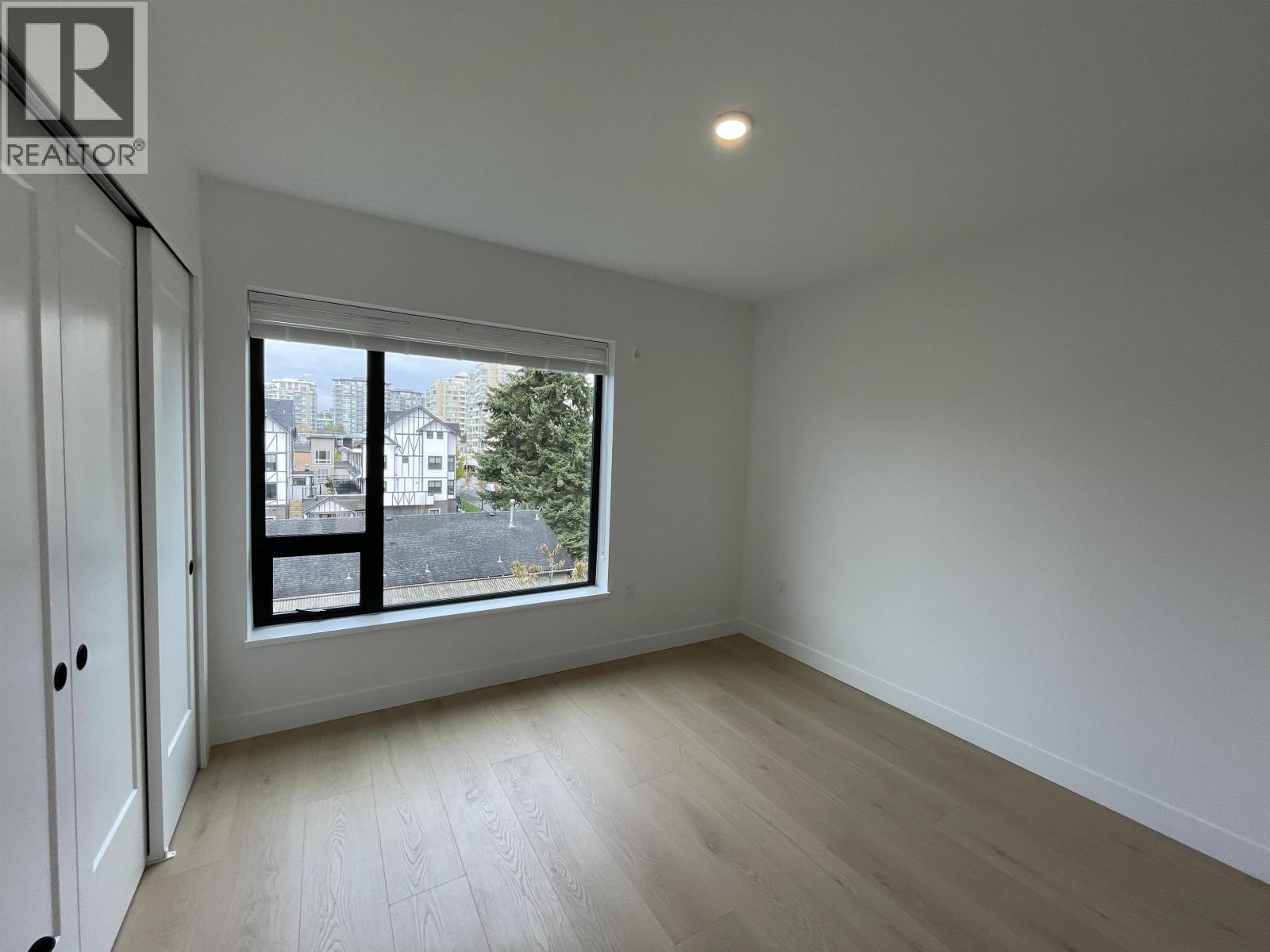 Th18 8899 Spires Road Property Photo 18