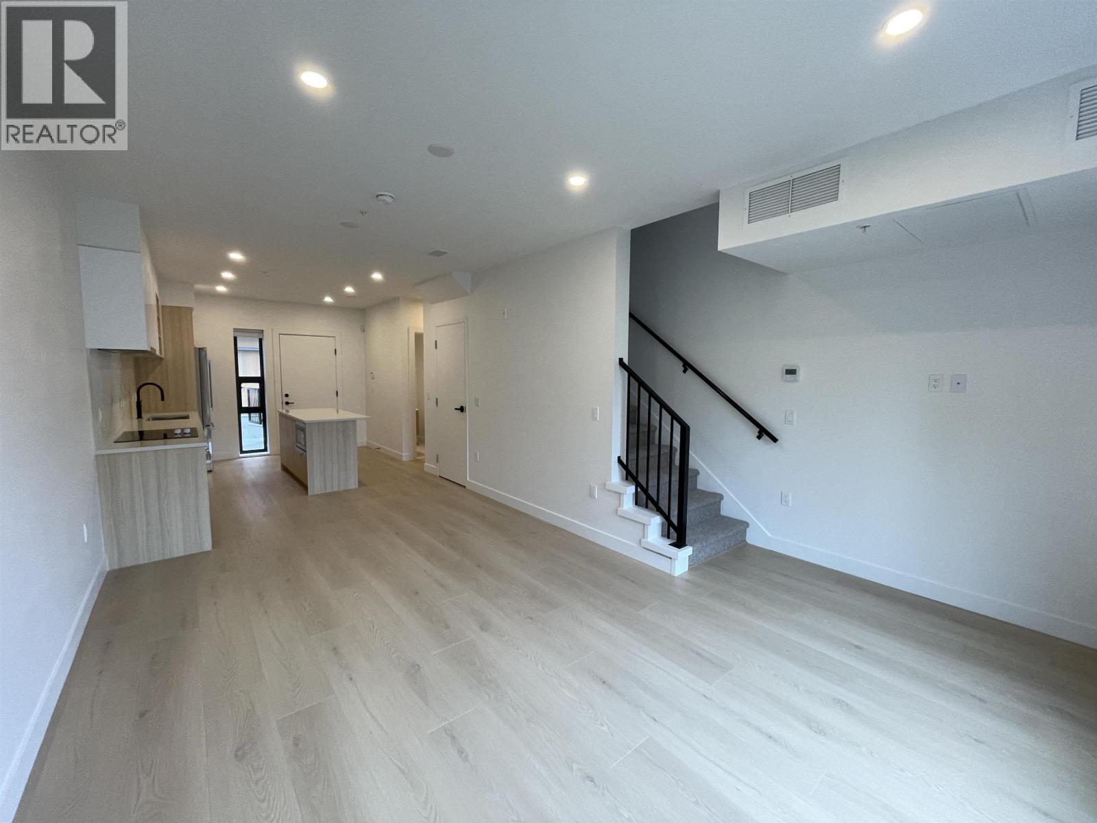 Th18 8899 Spires Road Property Photo 22
