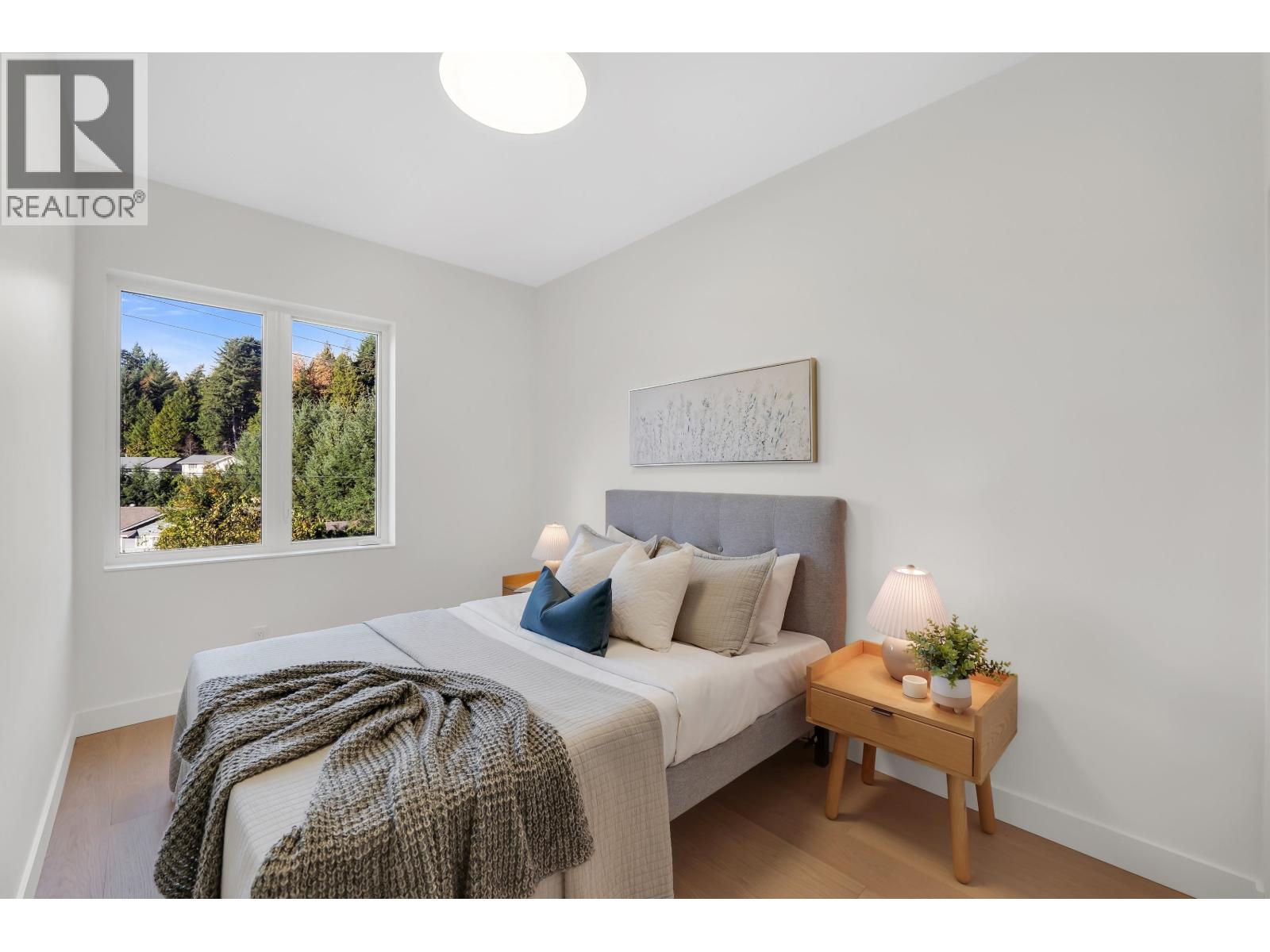 2305 Mamquam Road Property Photo 15