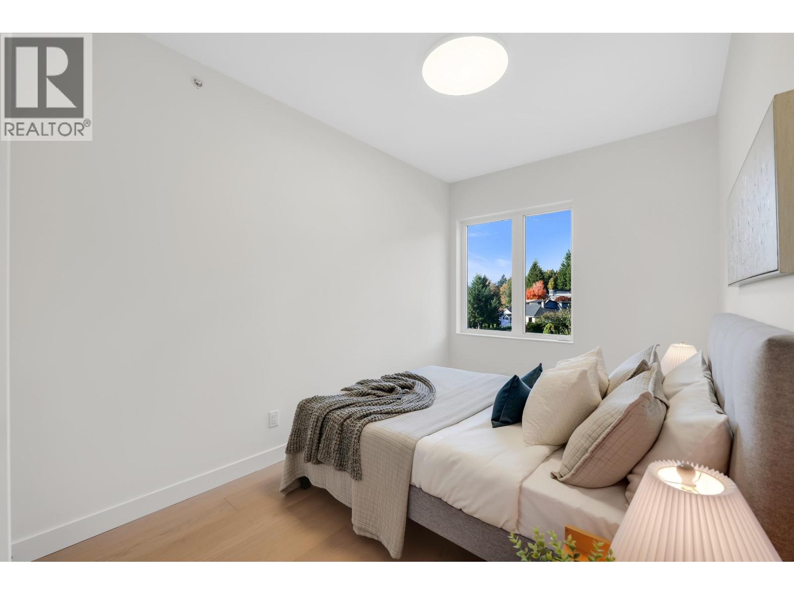 2305 Mamquam Road Property Photo 16
