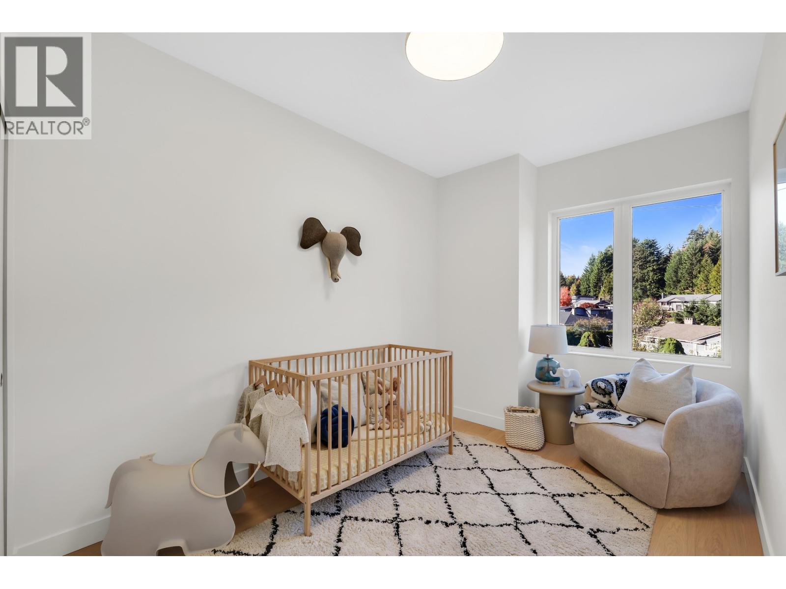 2305 Mamquam Road Property Photo 17