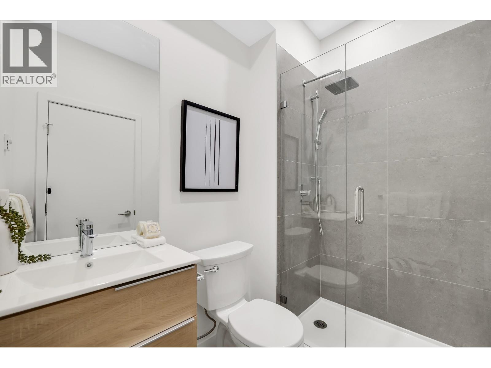 2305 Mamquam Road Property Photo 19