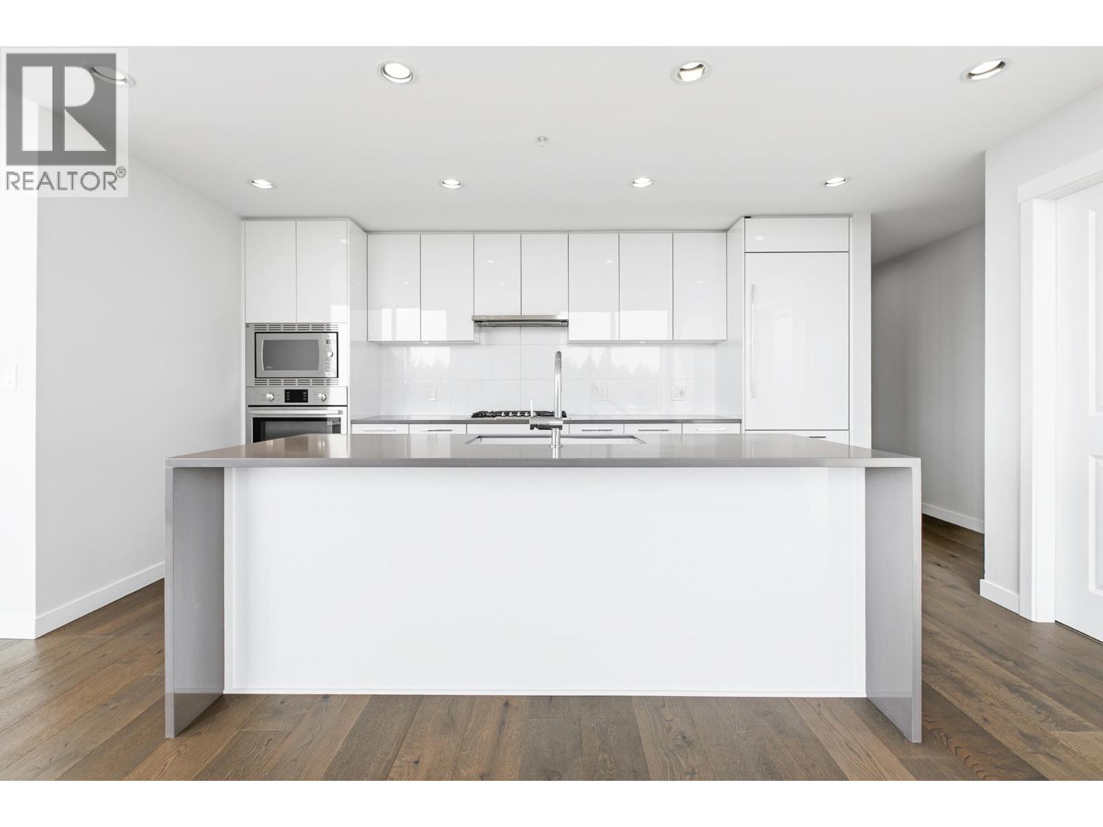 1908 3487 Binning Road Property Photo 9