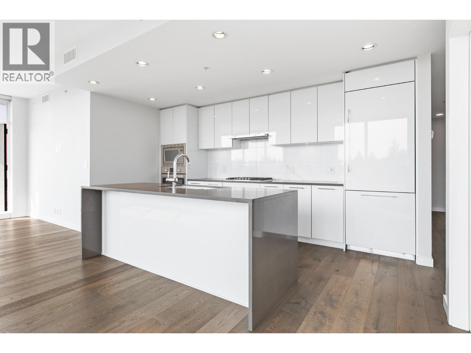 1908 3487 Binning Road Property Photo 10