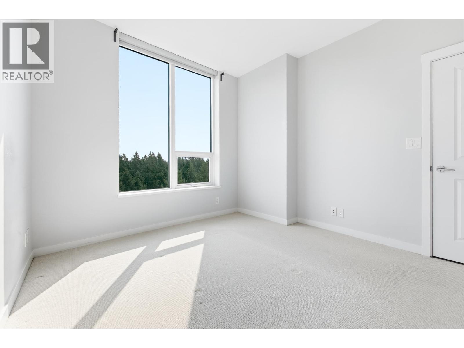 1908 3487 Binning Road Property Photo 14