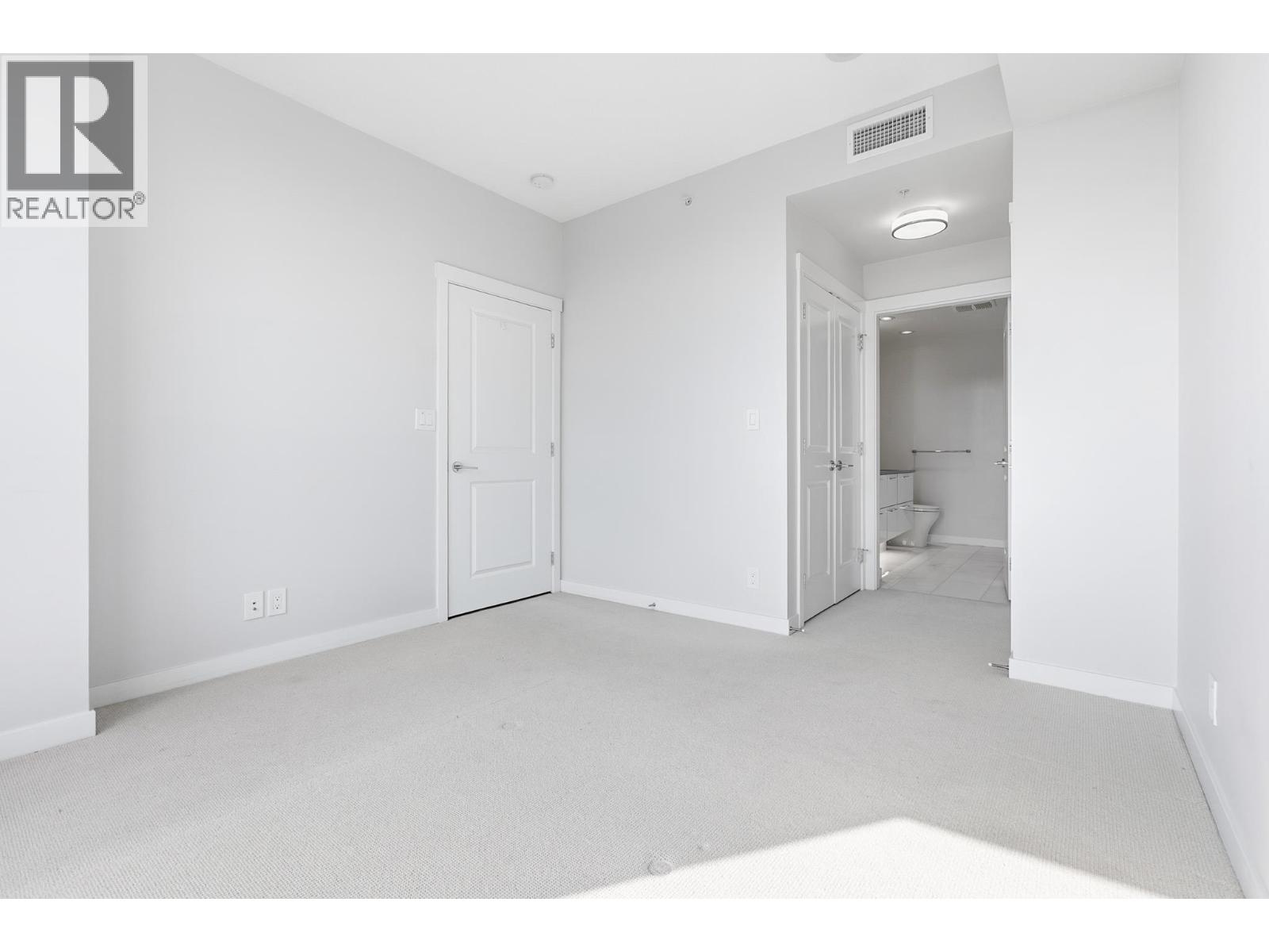 1908 3487 Binning Road Property Photo 16