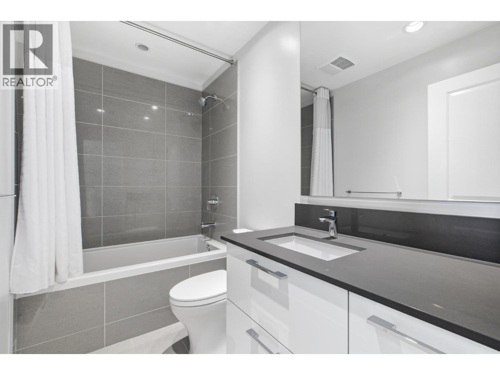 1908 3487 Binning Road Property Photo 19