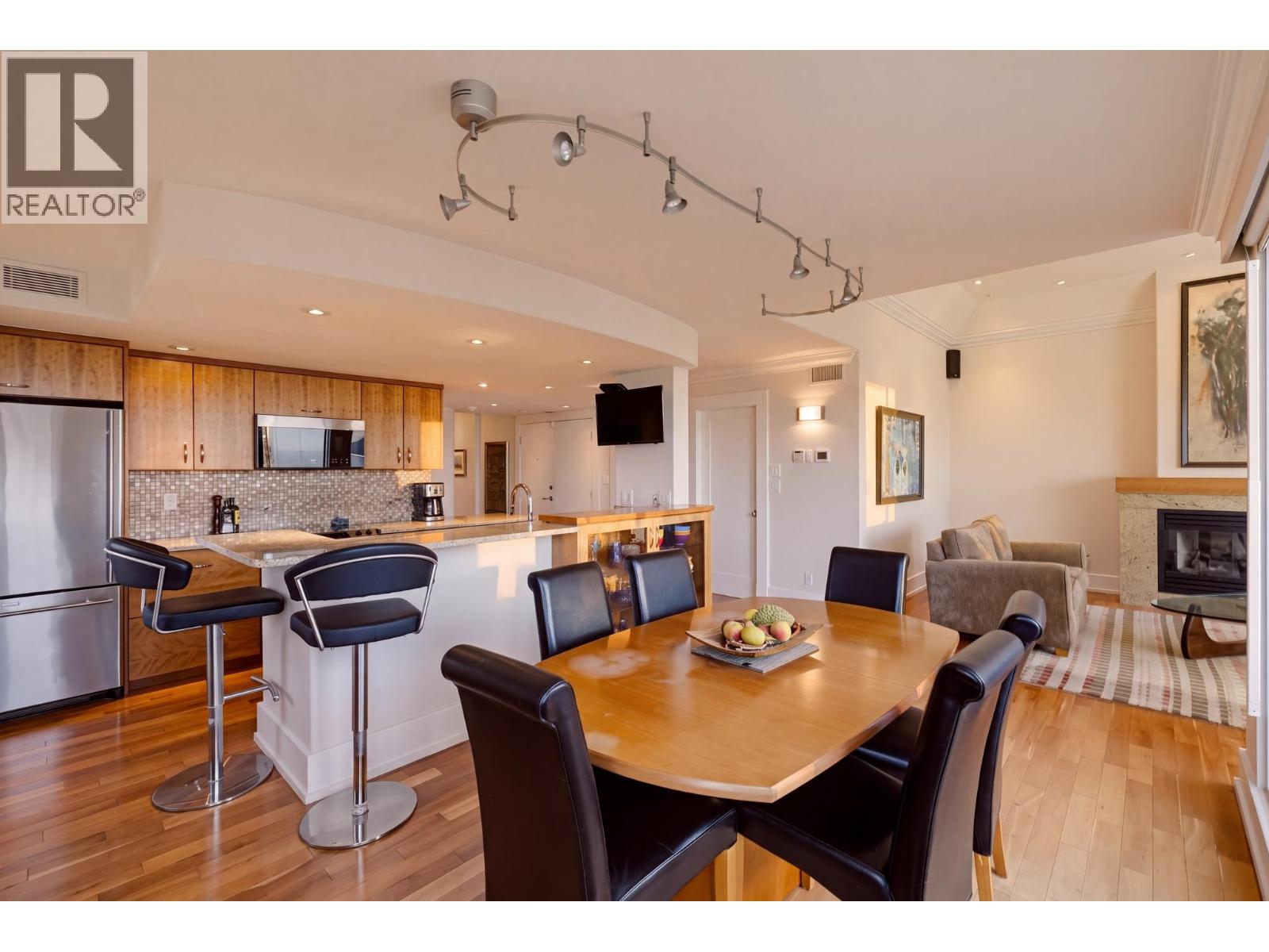 701 1345 Burnaby Street Property Photo 10
