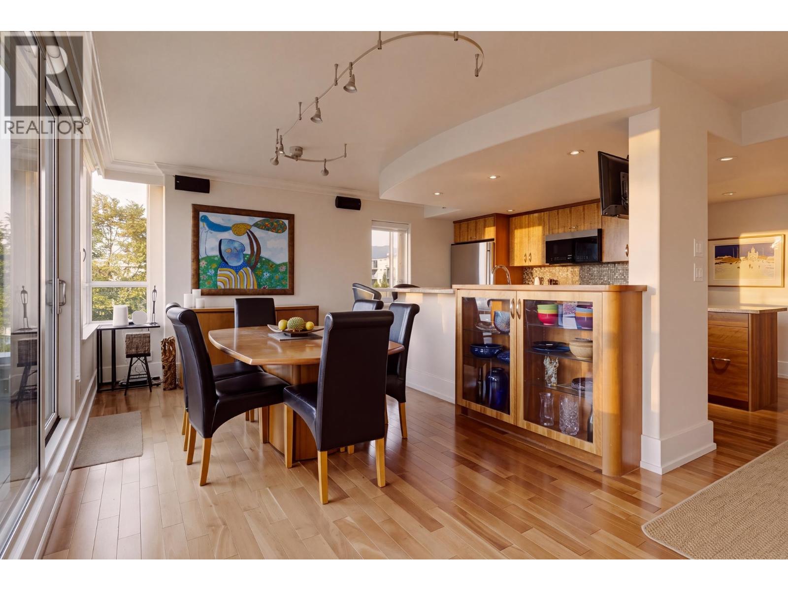 701 1345 Burnaby Street Property Photo 11