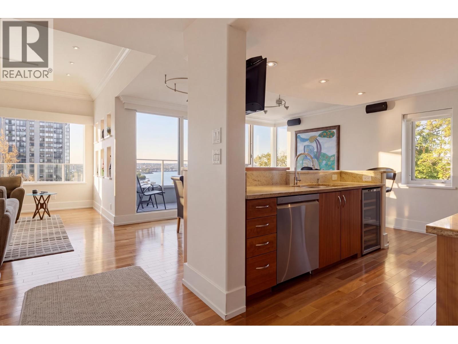 701 1345 Burnaby Street Property Photo 14