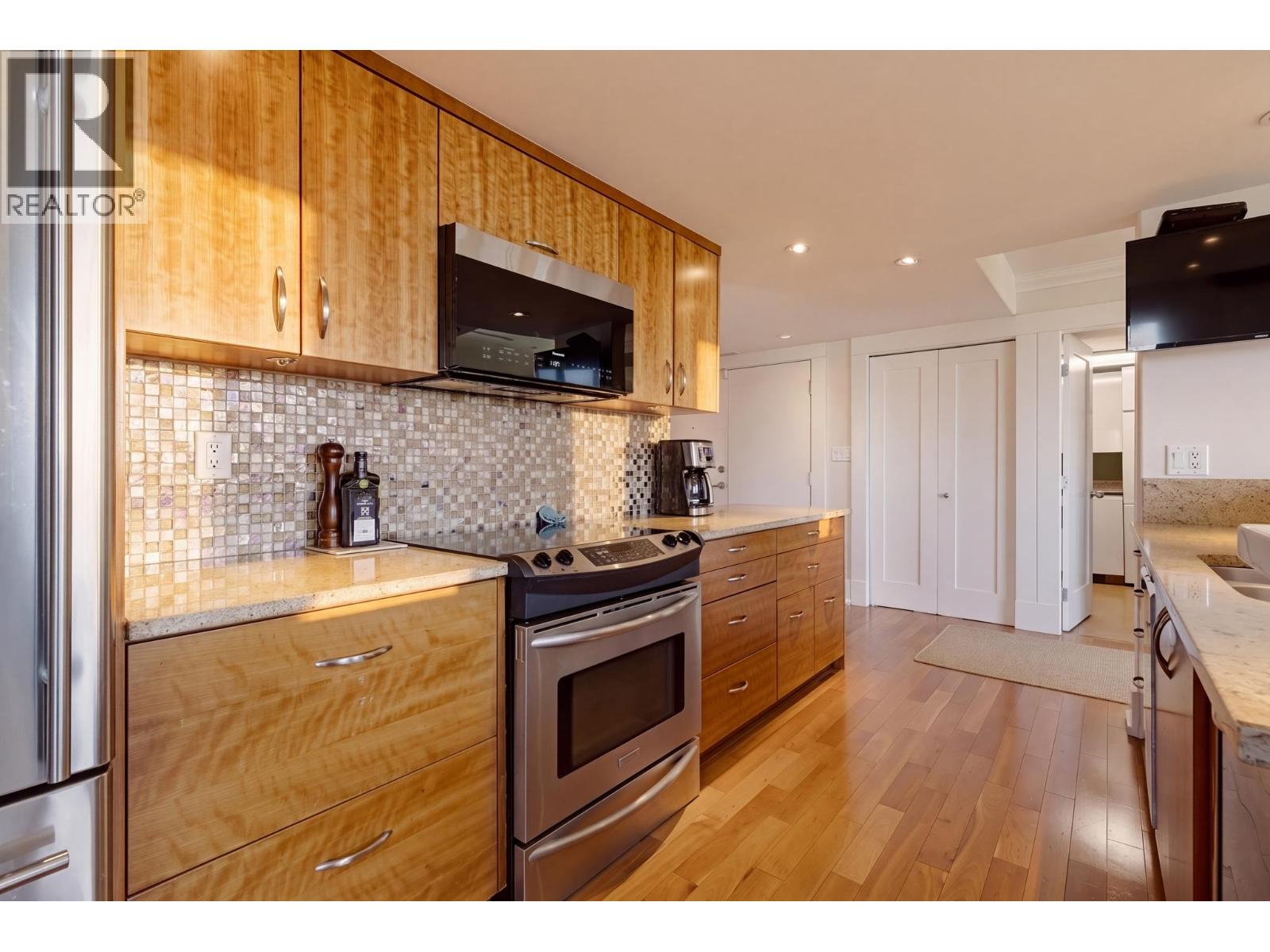 701 1345 Burnaby Street Property Photo 16