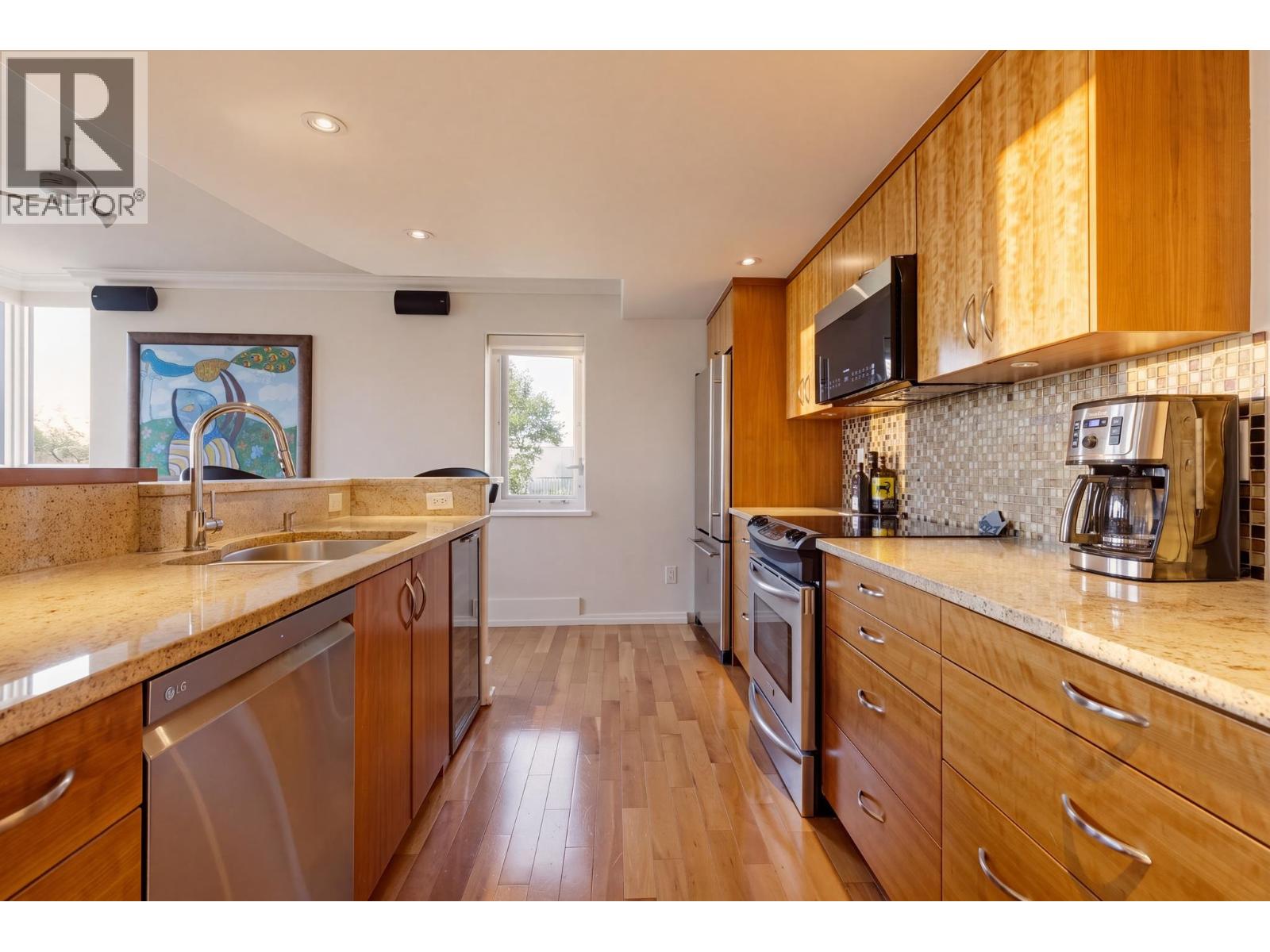 701 1345 Burnaby Street Property Photo 17