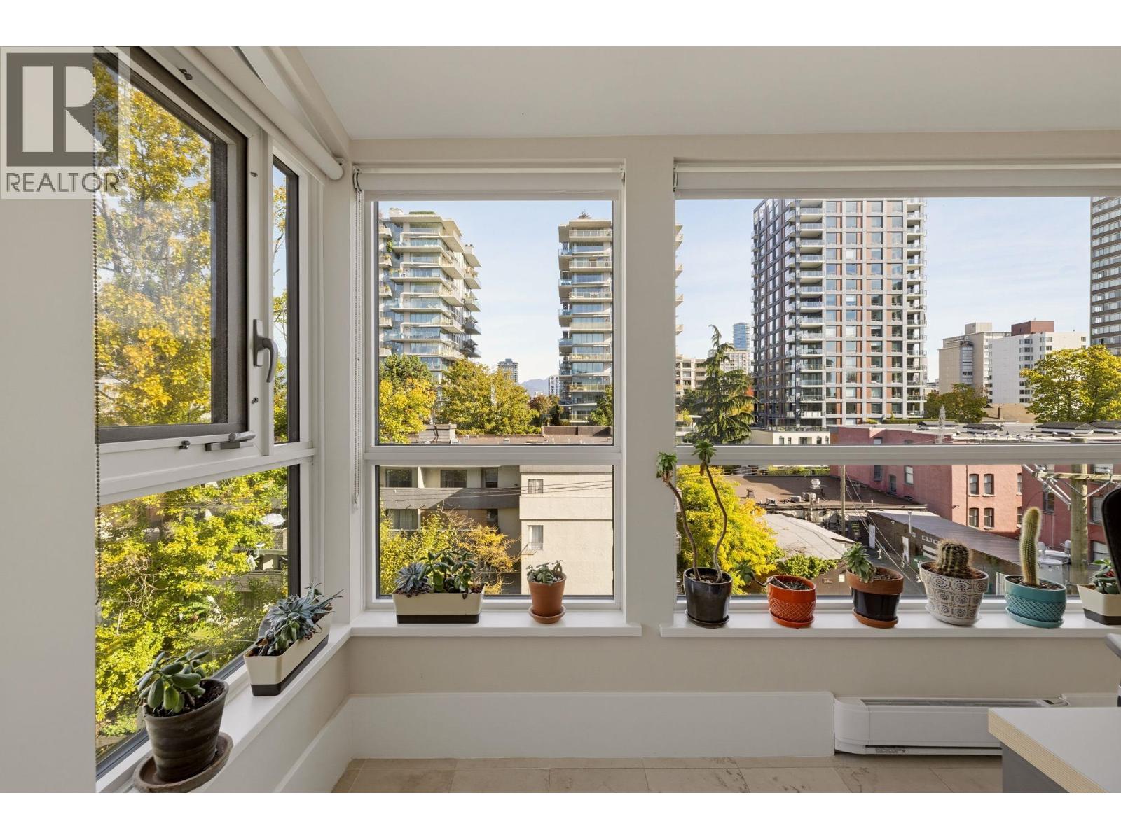 701 1345 Burnaby Street Property Photo 23